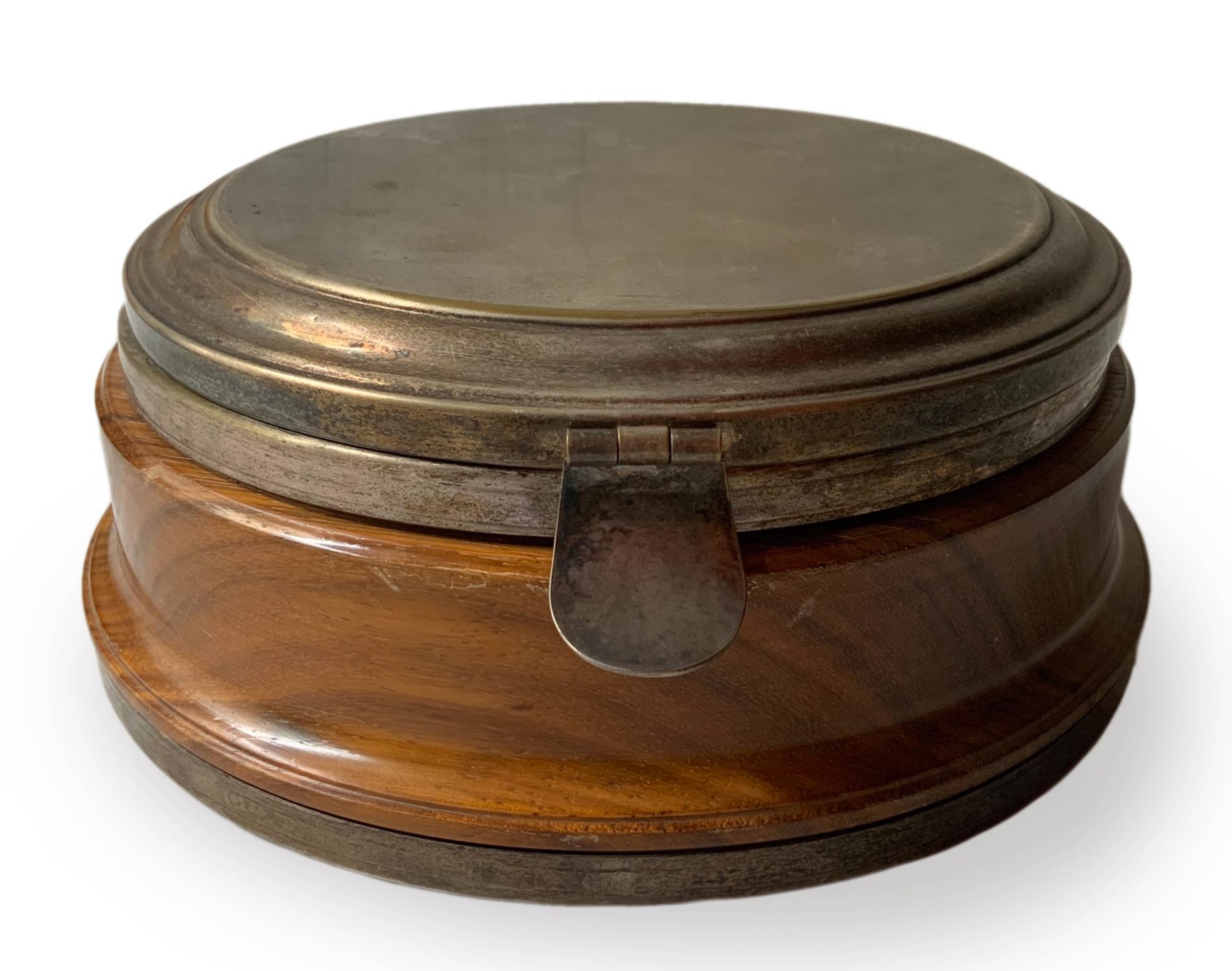 Italian Production, compost in a circular base form of walnut and silver metal lid, Wear and tear. - Image 4 of 5