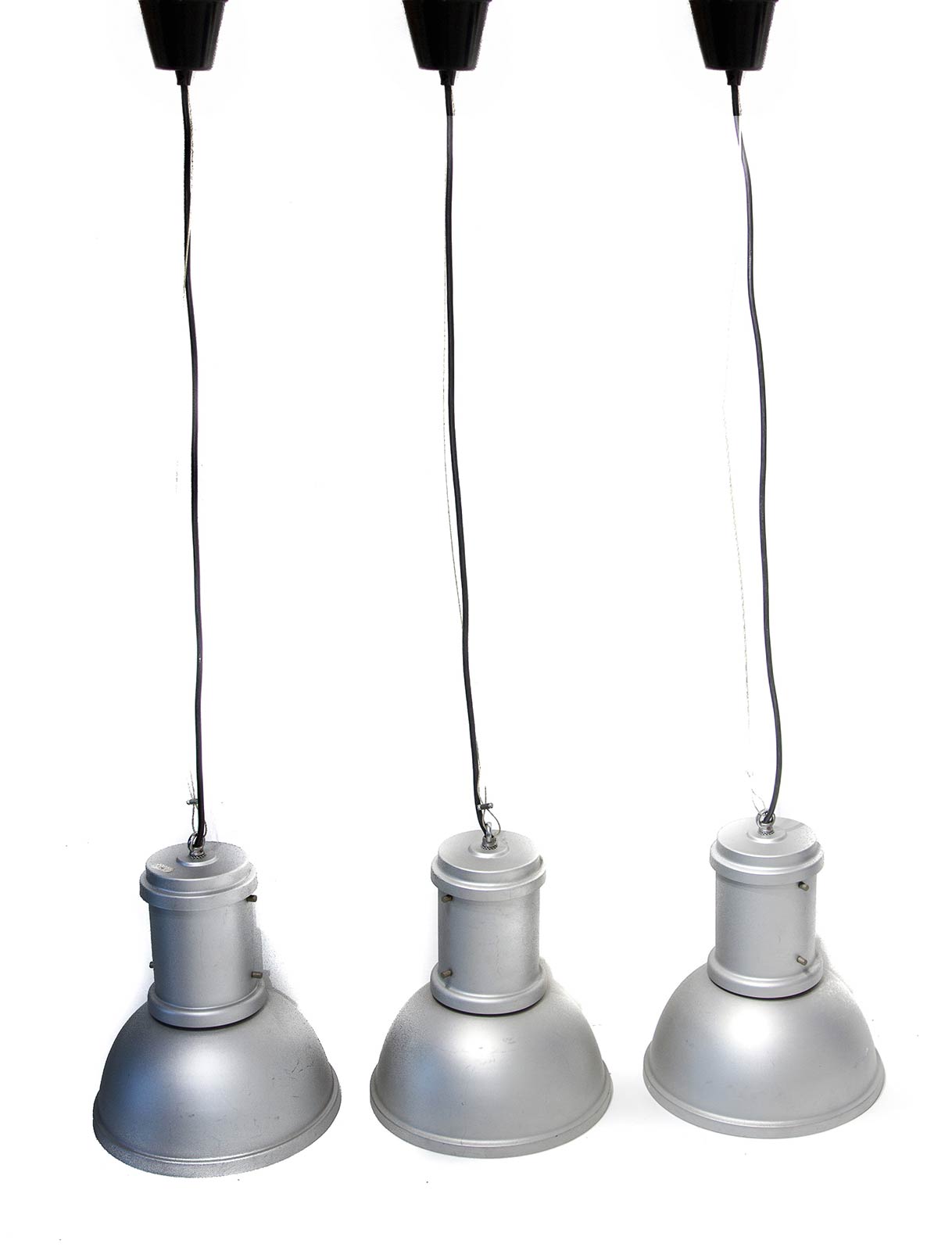 Fontana Art, group # 3 suspended lamps, anodized aluminum structure. 90's. H 33 cm, diameter 27