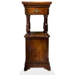 Sicilian bedside, nineteenth century. H 93x38.5 cm