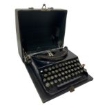 Remington portable typewriter in the original case. USA, years 20/30 H 13x31x30 cm. Imported to