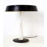 Stilnovo, designed by Gaetano Sciolari. Brass and lacquered metal table lamp. H cm 40x37. Enamelled