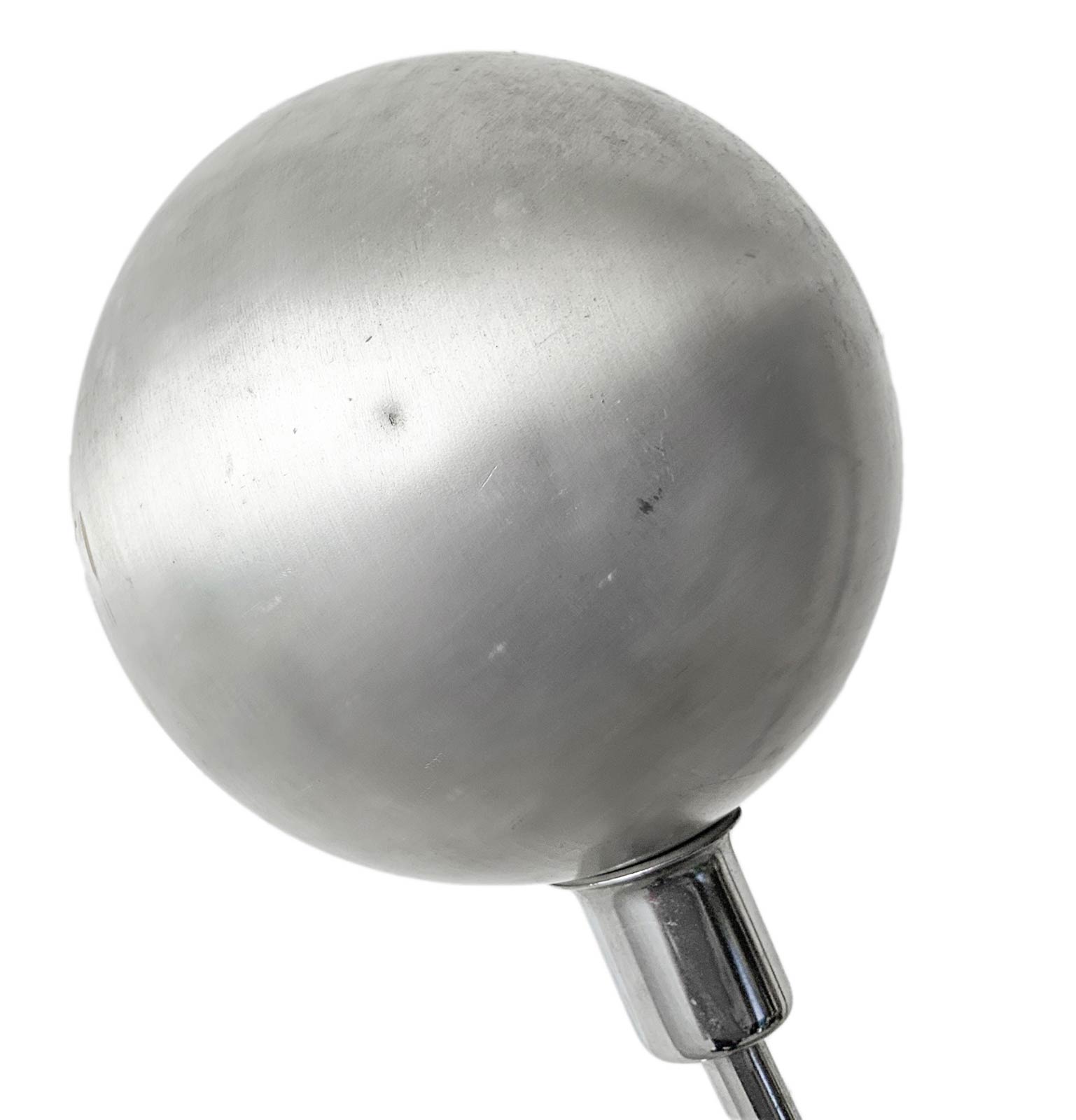 Table lamp, Italian production. Chromed metal spherical diffuser in glazed aluminum. Years 50. Wear - Image 6 of 7