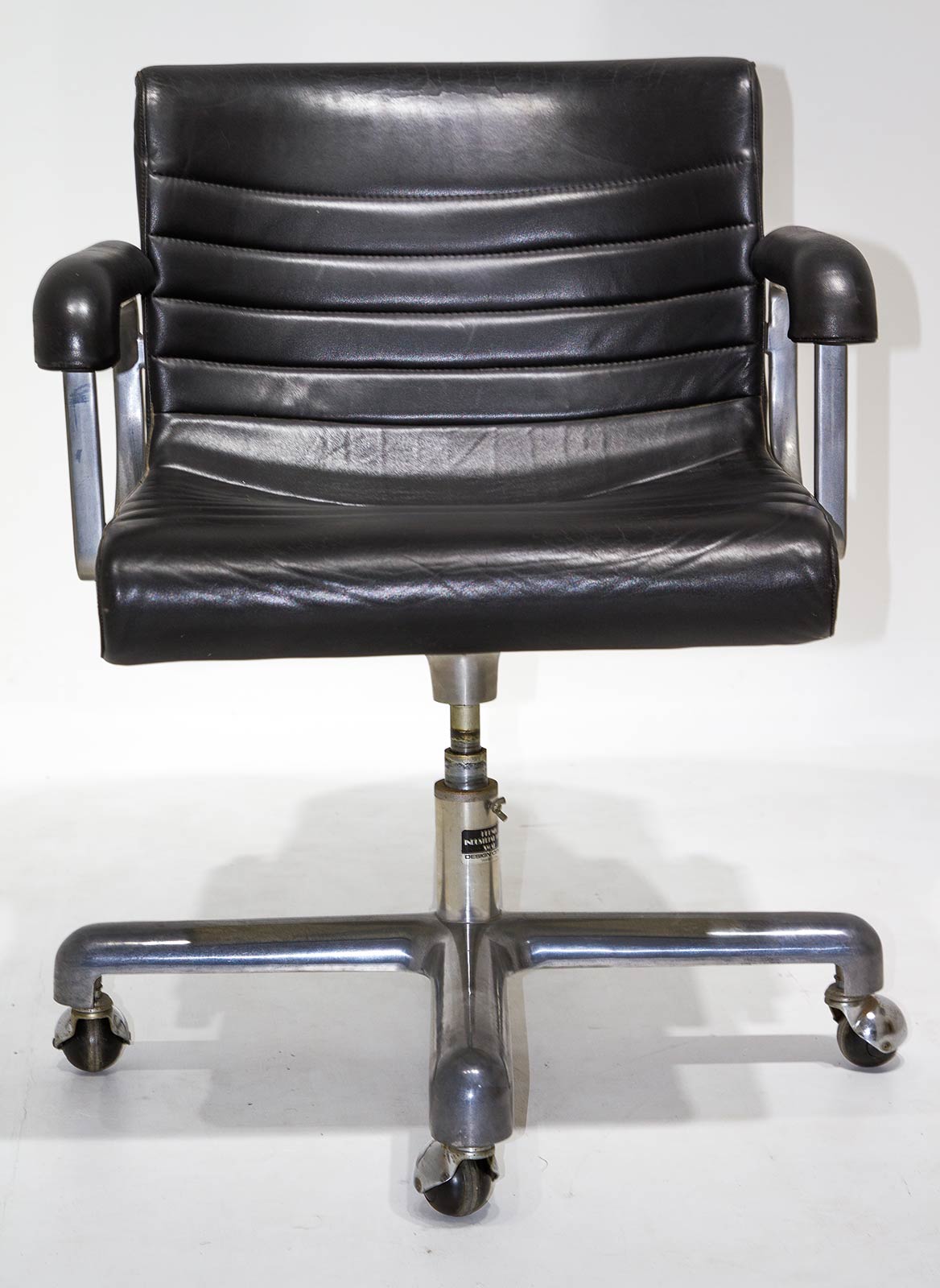 Design Center, design Ettore Sottsass and Hans Von Klier. swivel chair, aluminum structure, resin, - Image 2 of 6