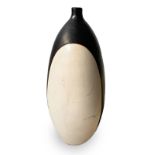 Vase globular pottery in shades of white marronee, Italian production. 60s Cm 24. Wear and tear.