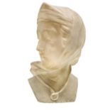 White marble statuette depicting a young woman with fulare head. H cm 19. Base 7x9 cm.
