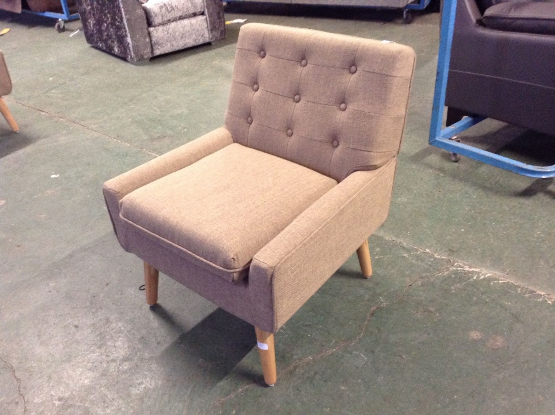 Hykkon Gleeson Armchair (NFSN1004 - 15937/5)