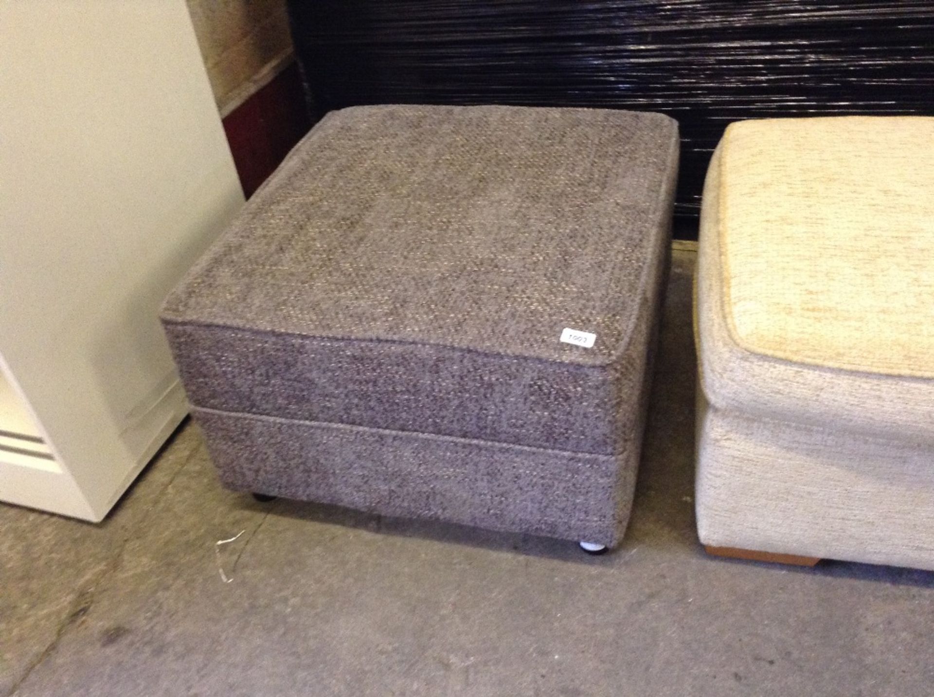 Footstool AAJD2259 - 16276/1)