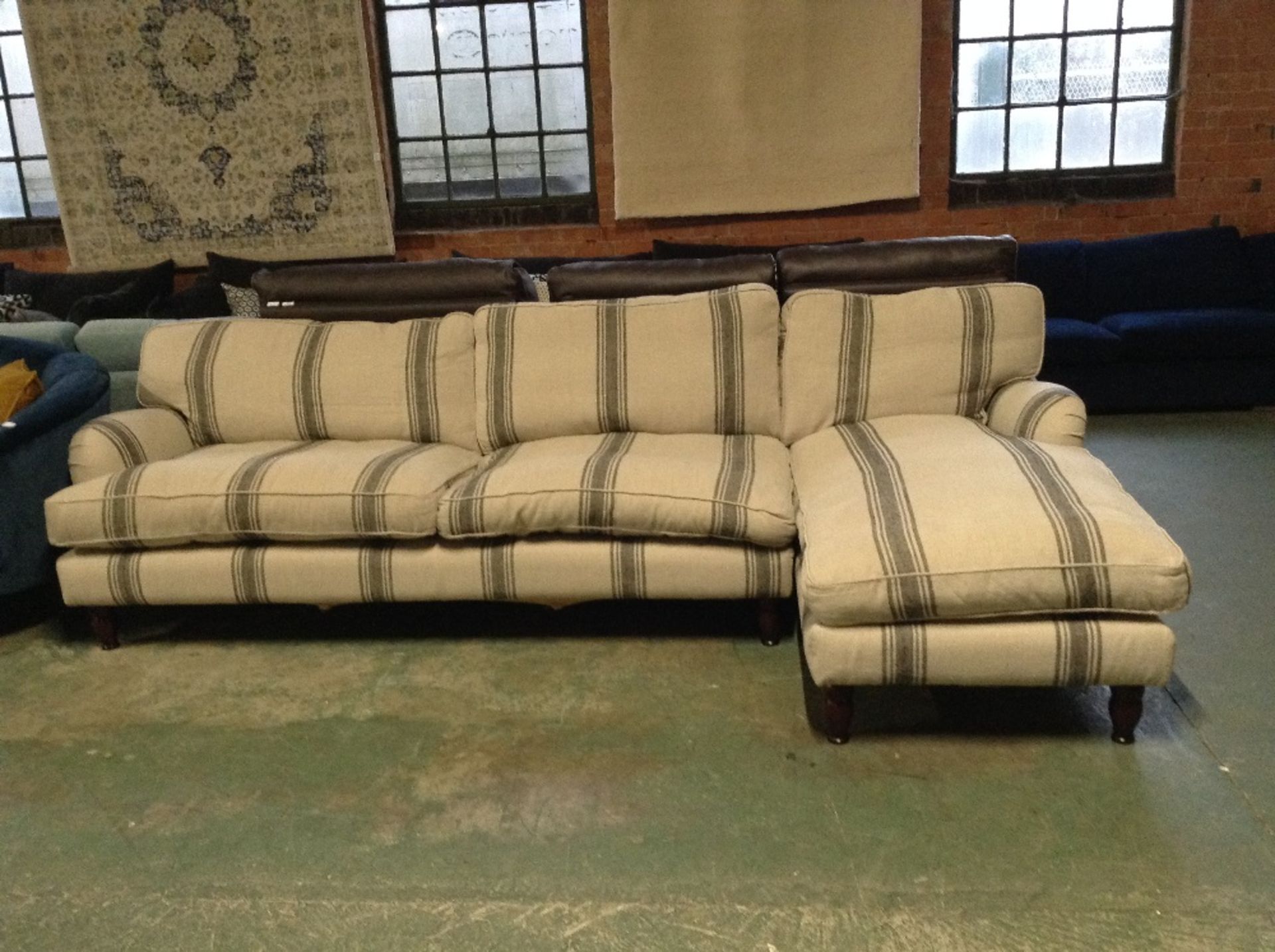 BEIGE AND GREY STRIPED 3 SEATER CHAISE (DAMAGE TO