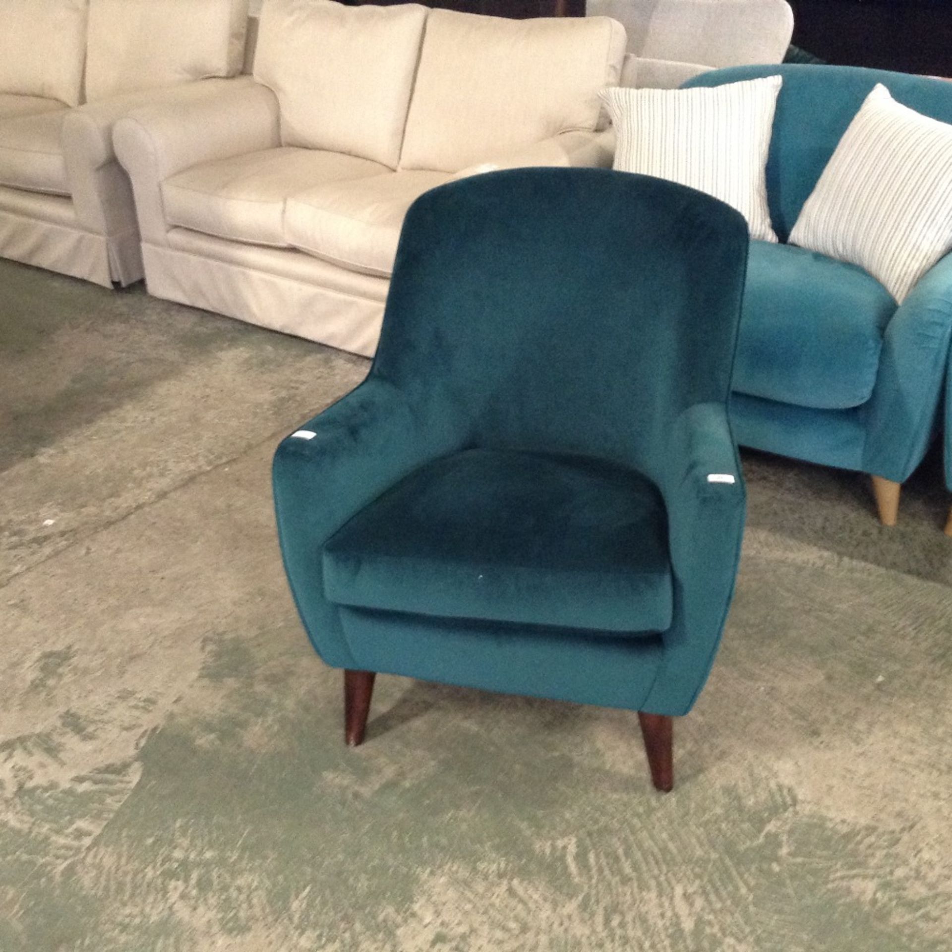 GREEN VELVET ACCENT CHAIR (STF-56-14)