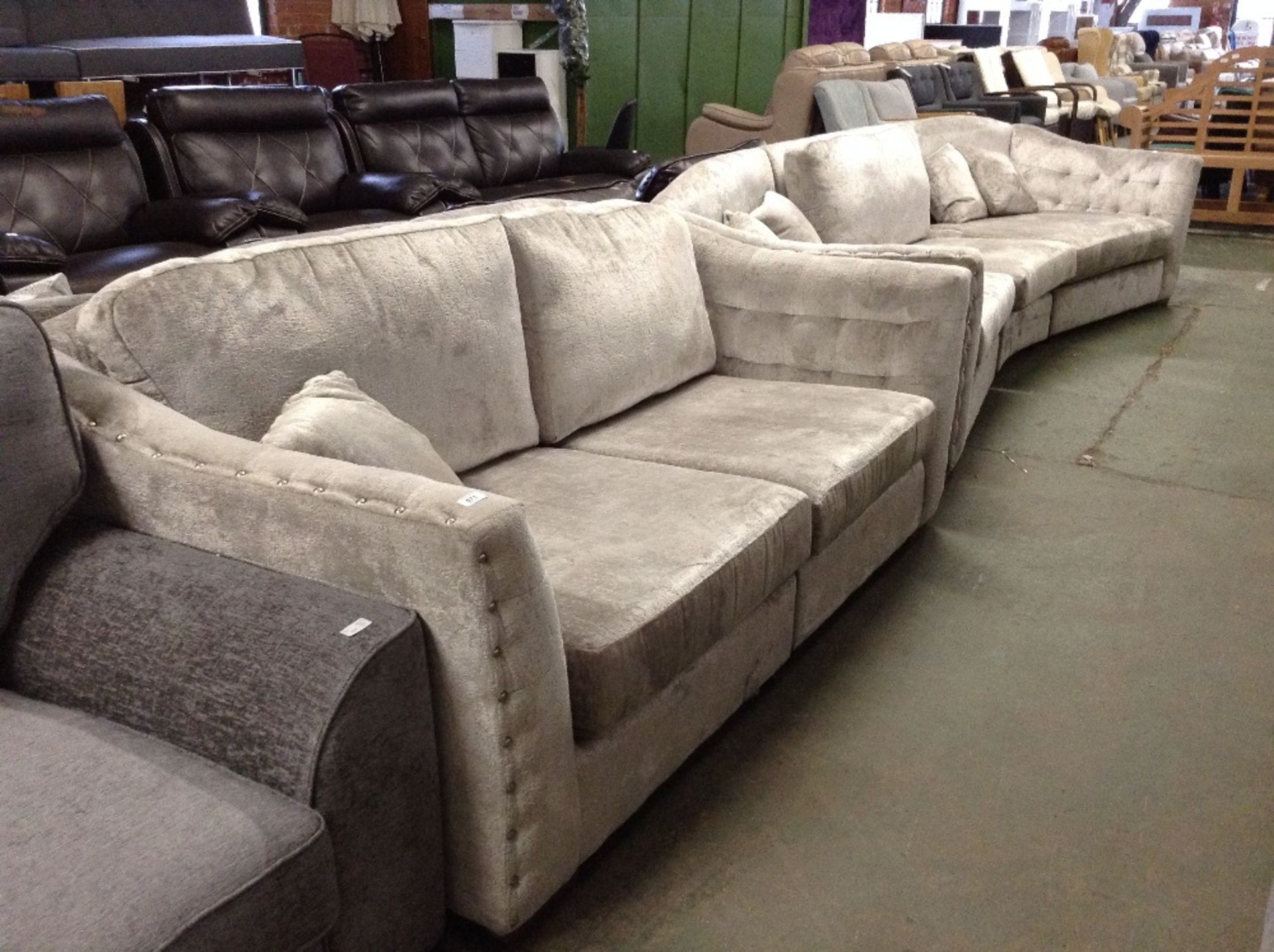 GREY FABRIC 4 SEATER WEDGE AND 3 SEATER SOFA (DIRT