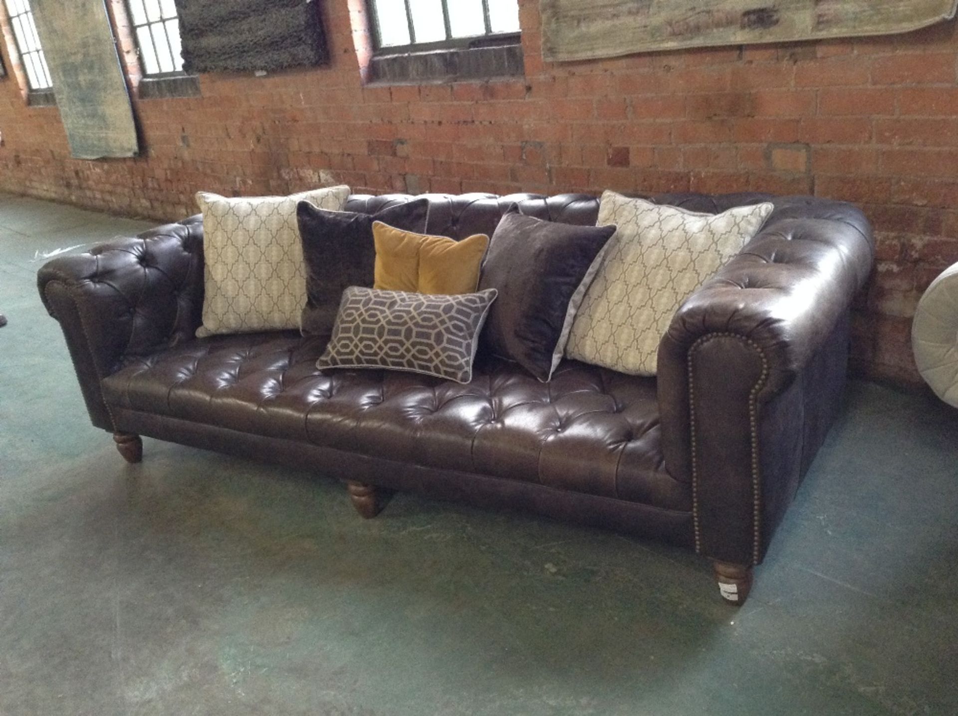 BROWN LEATHER CHESTERFIELD 3 SEATER SOFA (ST31-136