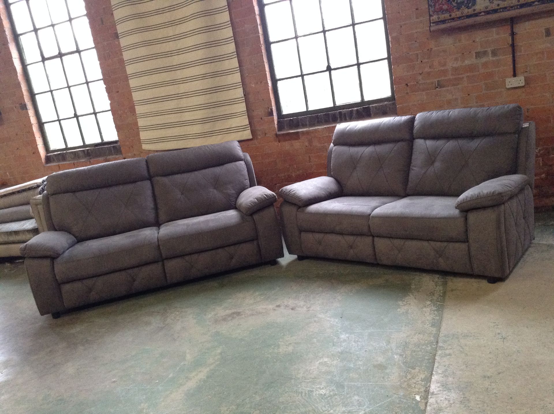 GREY SADDLE 3 SEATER SOFA AND 2 SEATER SOFA (ST44-