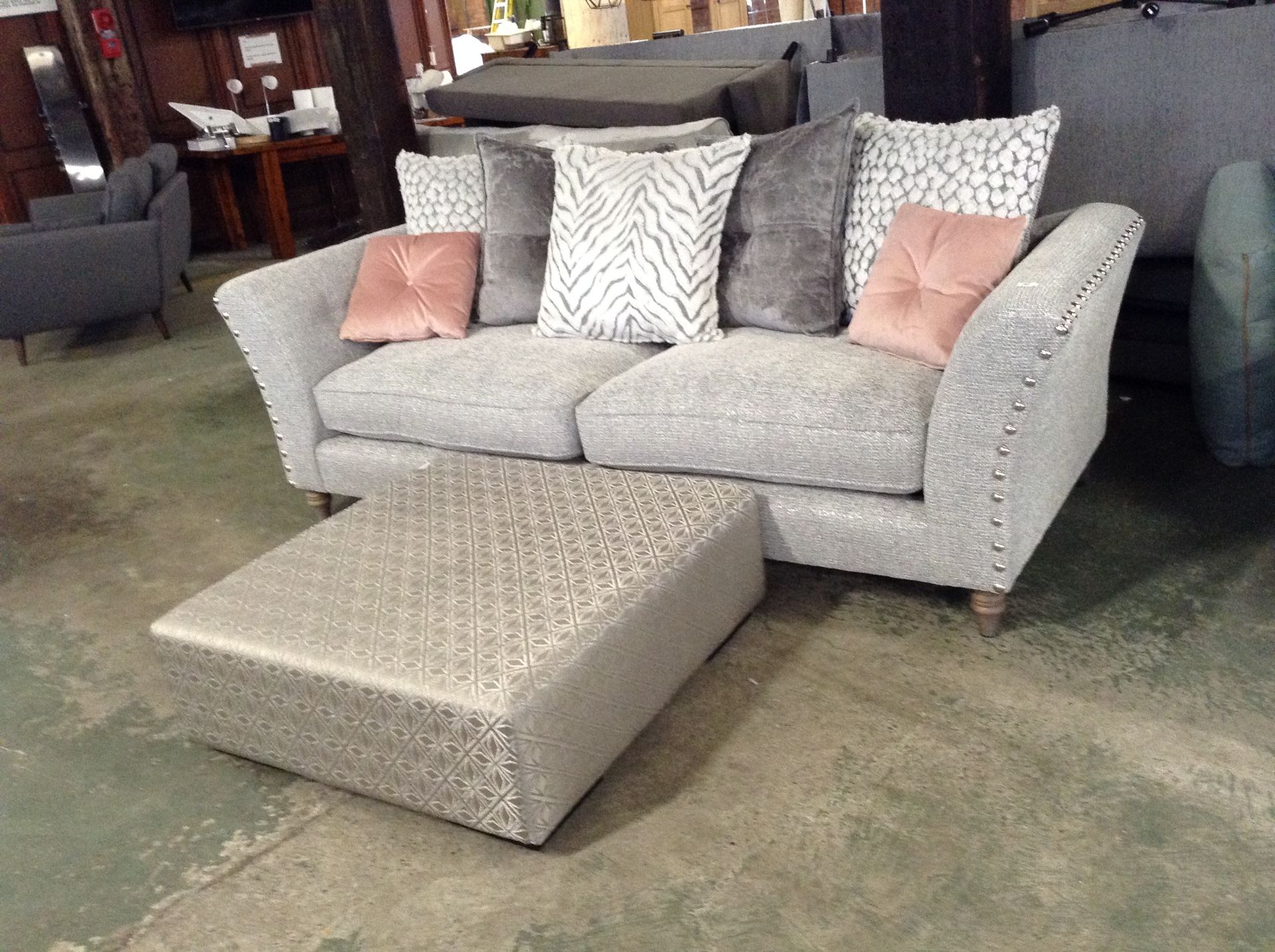 SILVER PATTERNED LARGE 3 SEATER SOFA AND SILVER AN