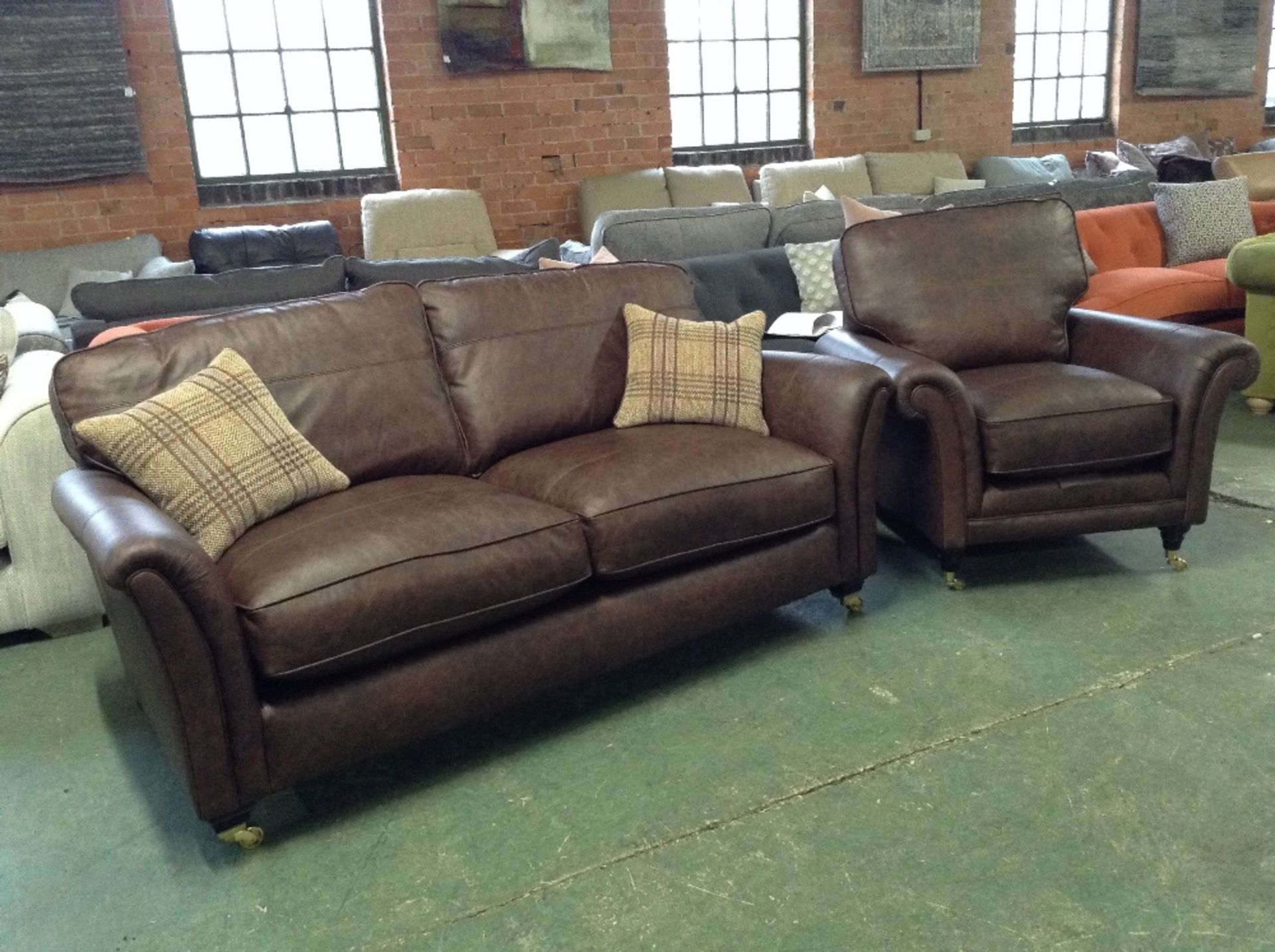 EX SHOWROOM BROWN LEATHER LARGE 2 SEATER SOFA AND