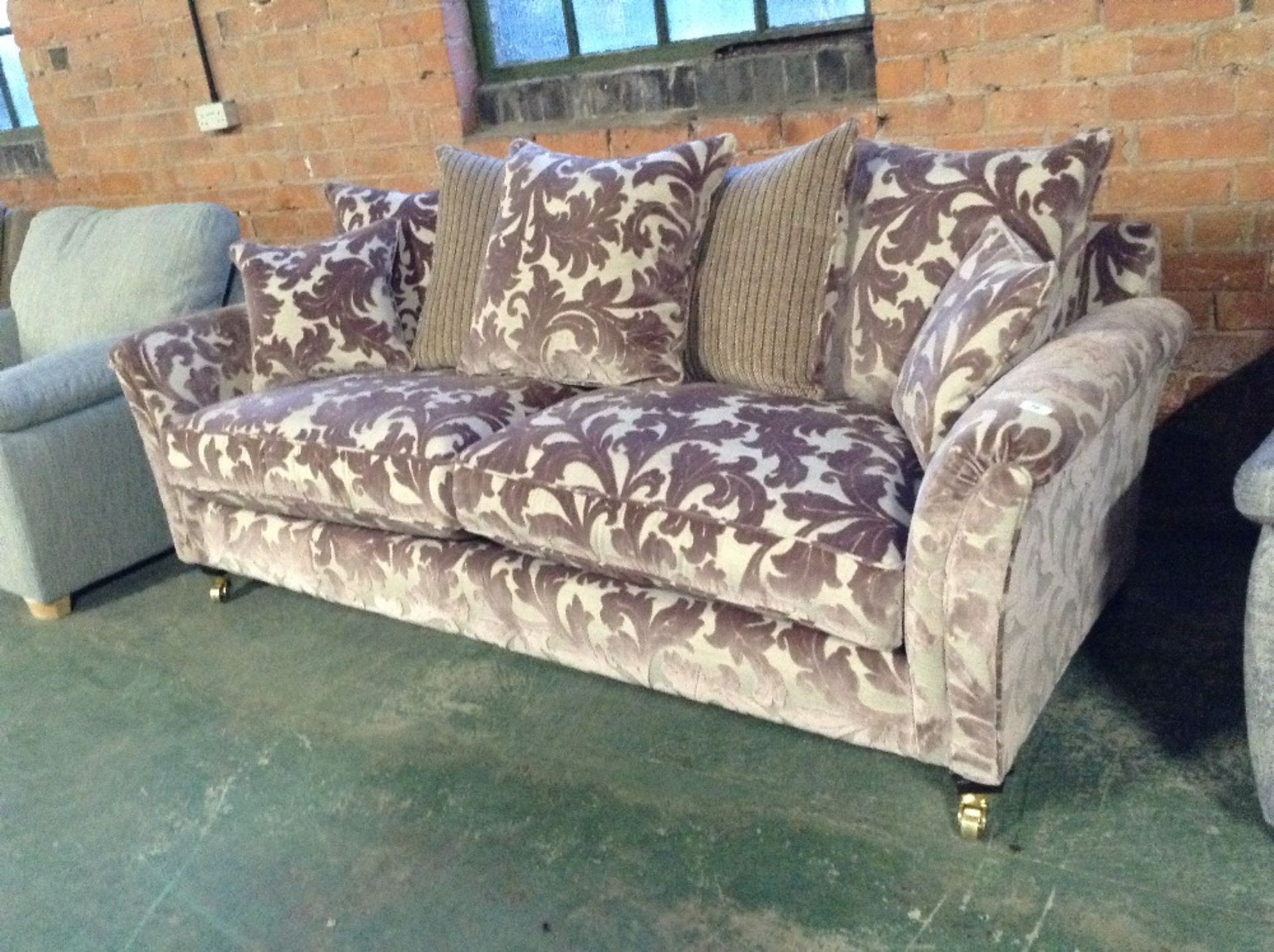 EX SHOWROOM LILAC AND GREY FLORAL PATTERNED 3 SEAT