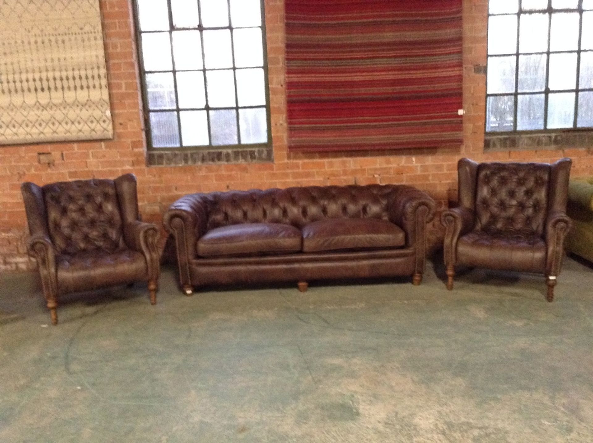 BROWN LEATHER CHESTERFIELD 3 SEATER SOFA AND 2 X B