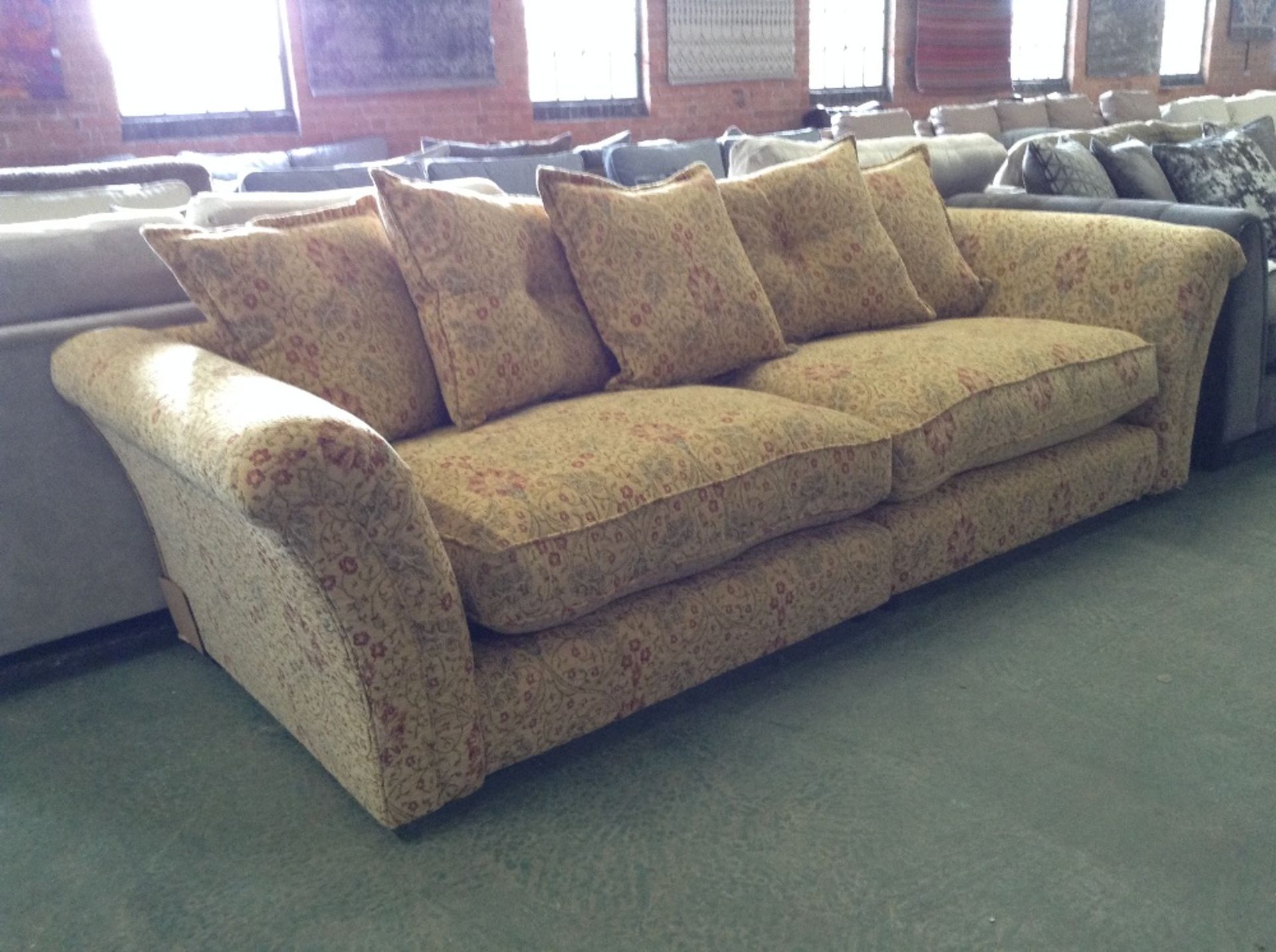 GOLDEN FLORAL PATTERNED SPLIT 4 SEATER SOFA (ST33-