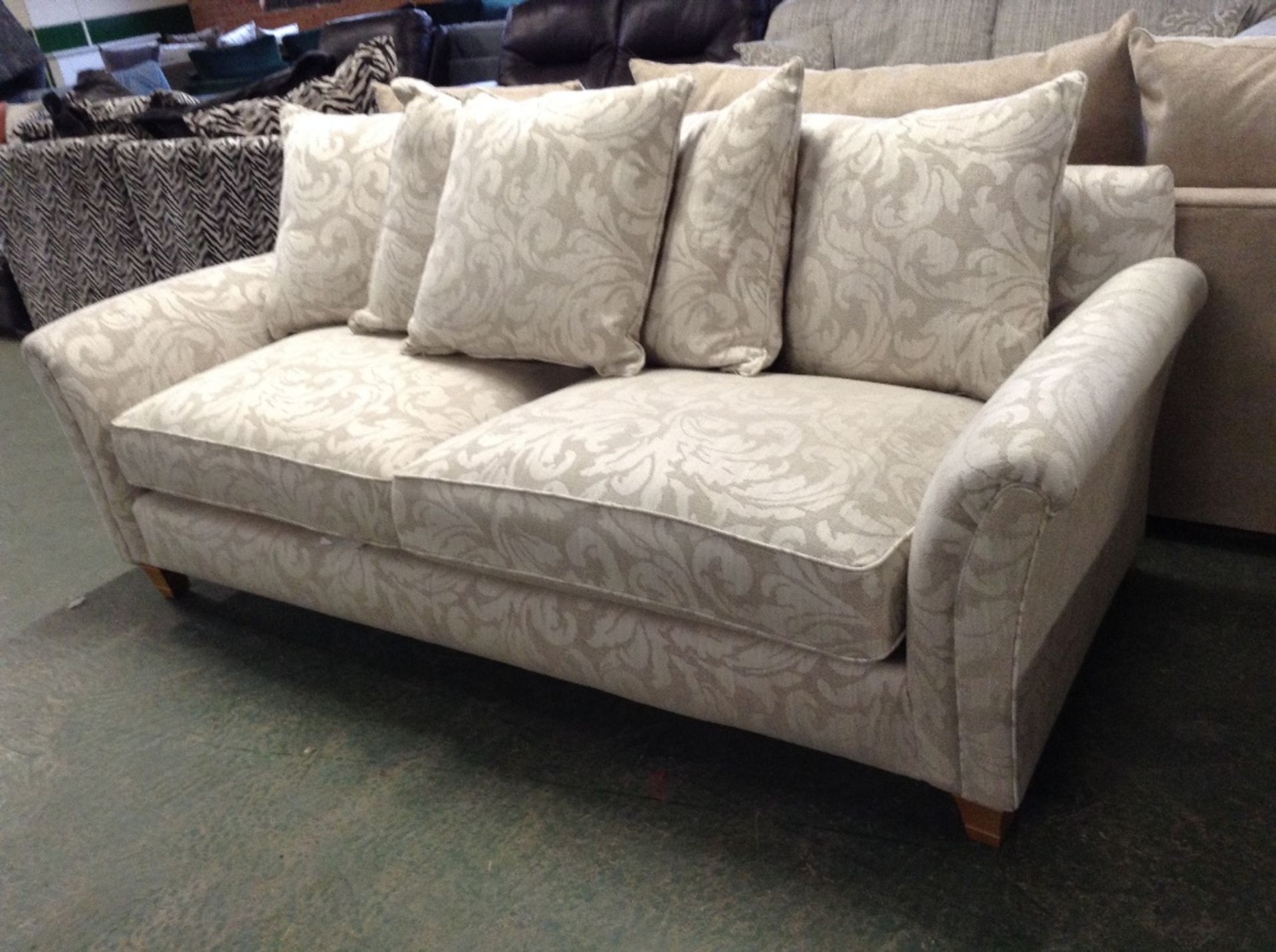 CREAM AND BEIGE PATTERNED LARGE 3 SEATER SOFA (TRO