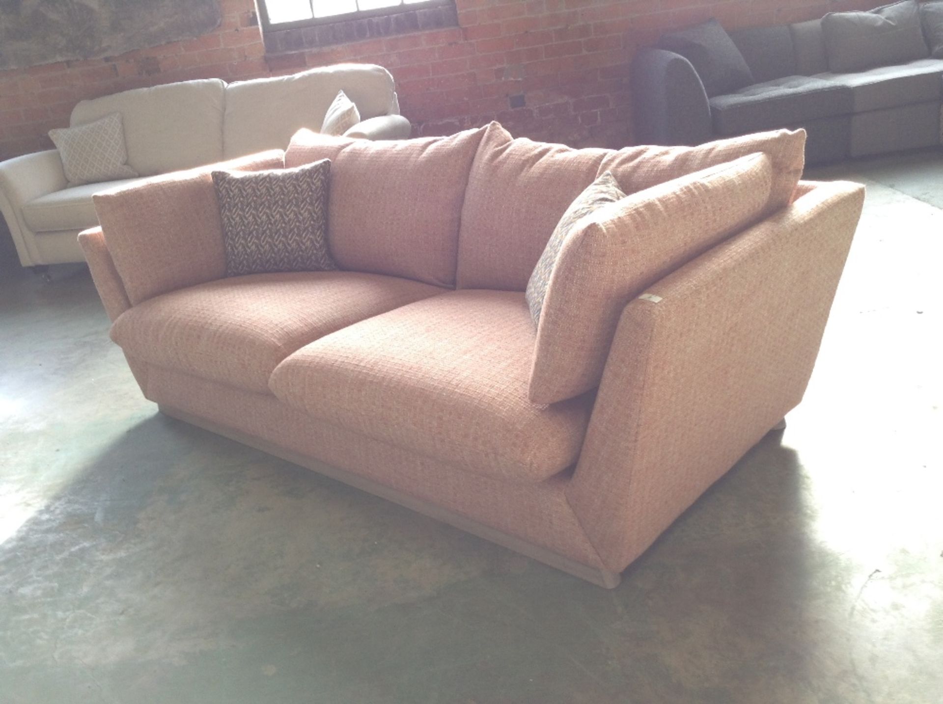 PINK 3 SEATER SOFA - Image 2 of 2