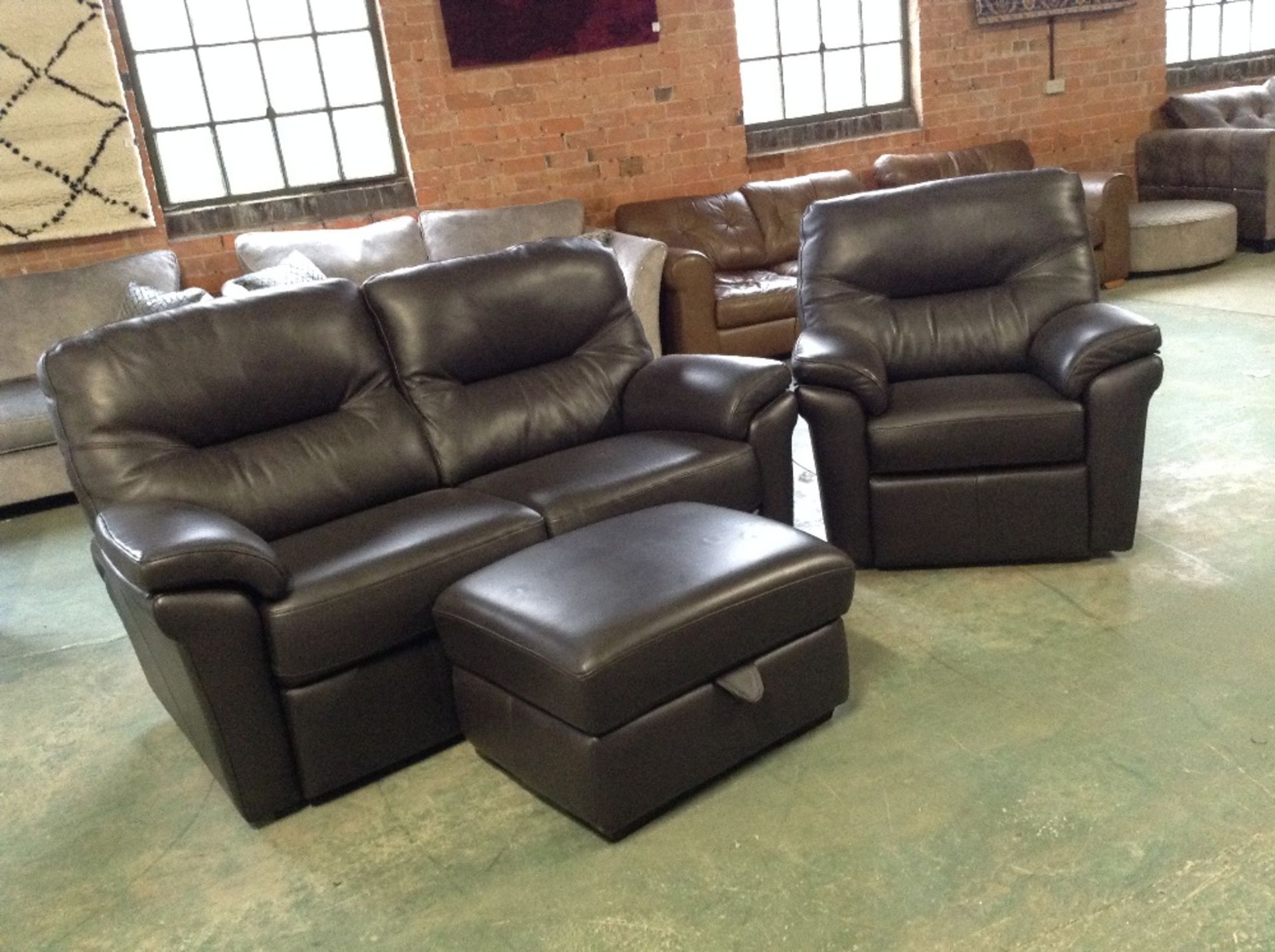 BROWN LEATHER 2 SEATER SOFA AND ELECTRIC RECLINING