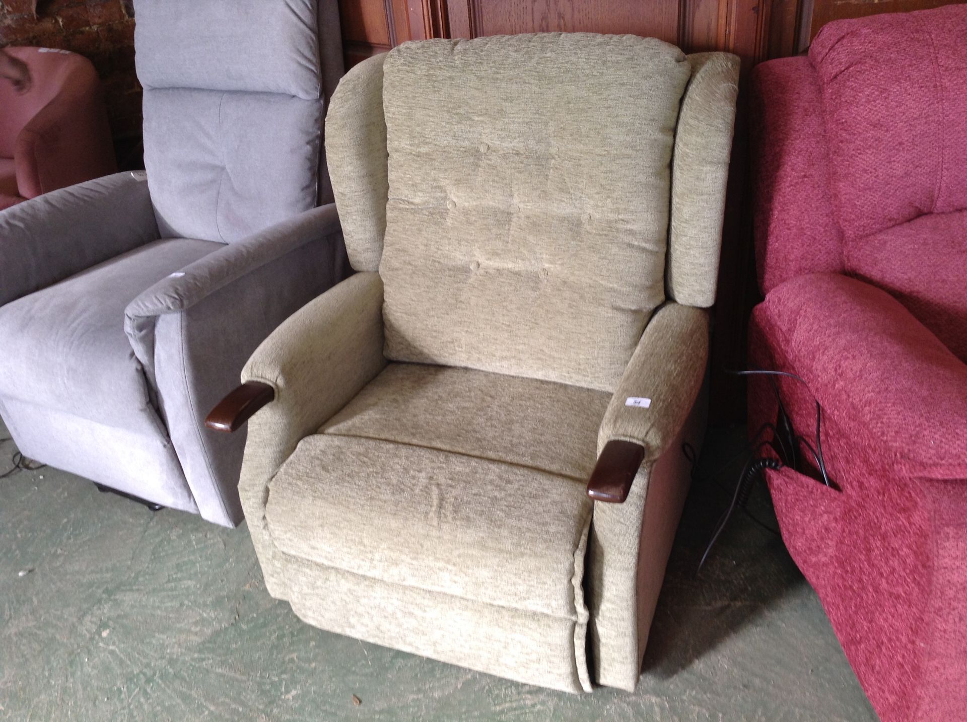 GREEN RISE AND RECLINE CHAIR