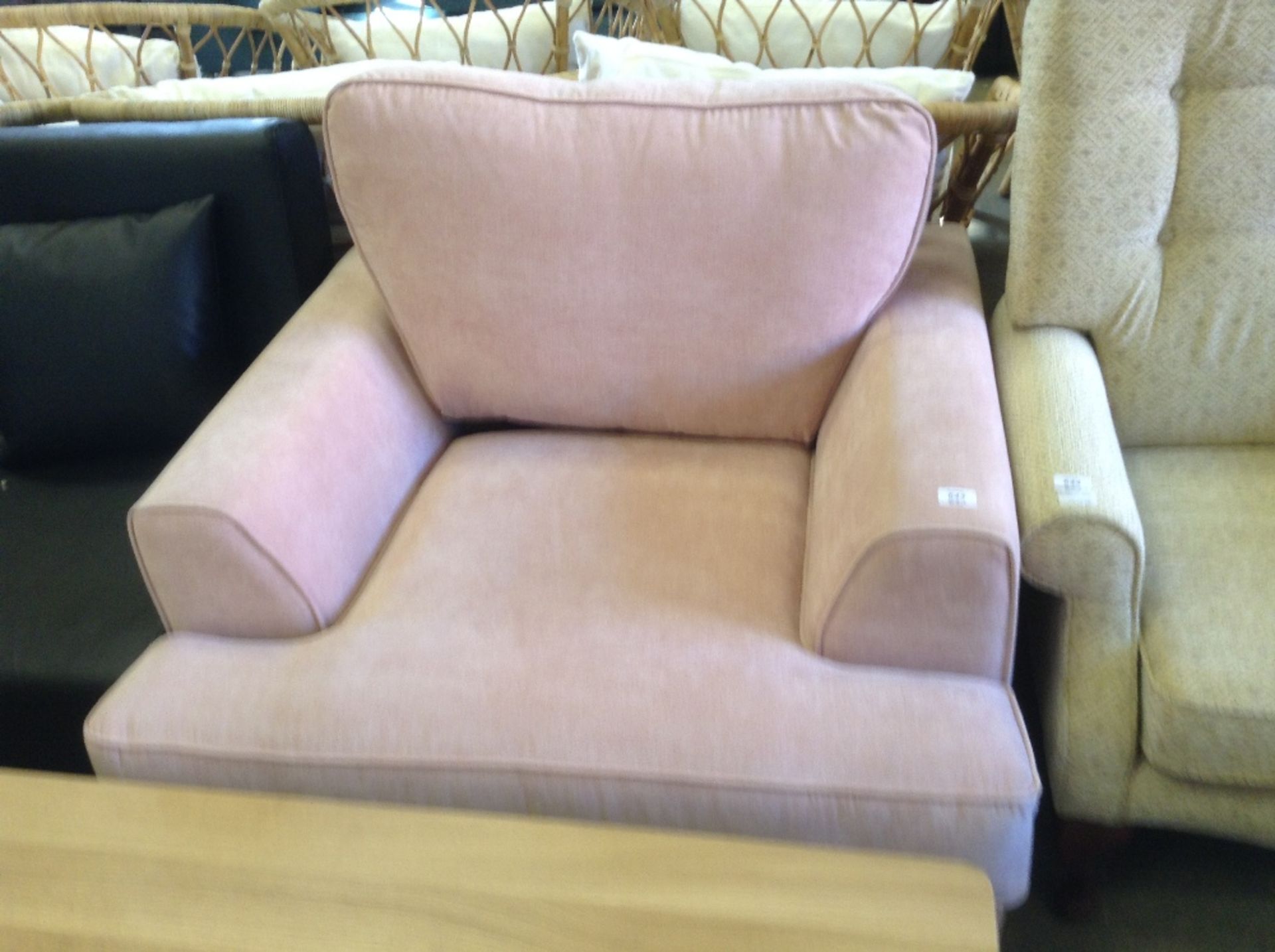 CAMDEN,BLUSH PINK CHAIR (197051 - CAV271)