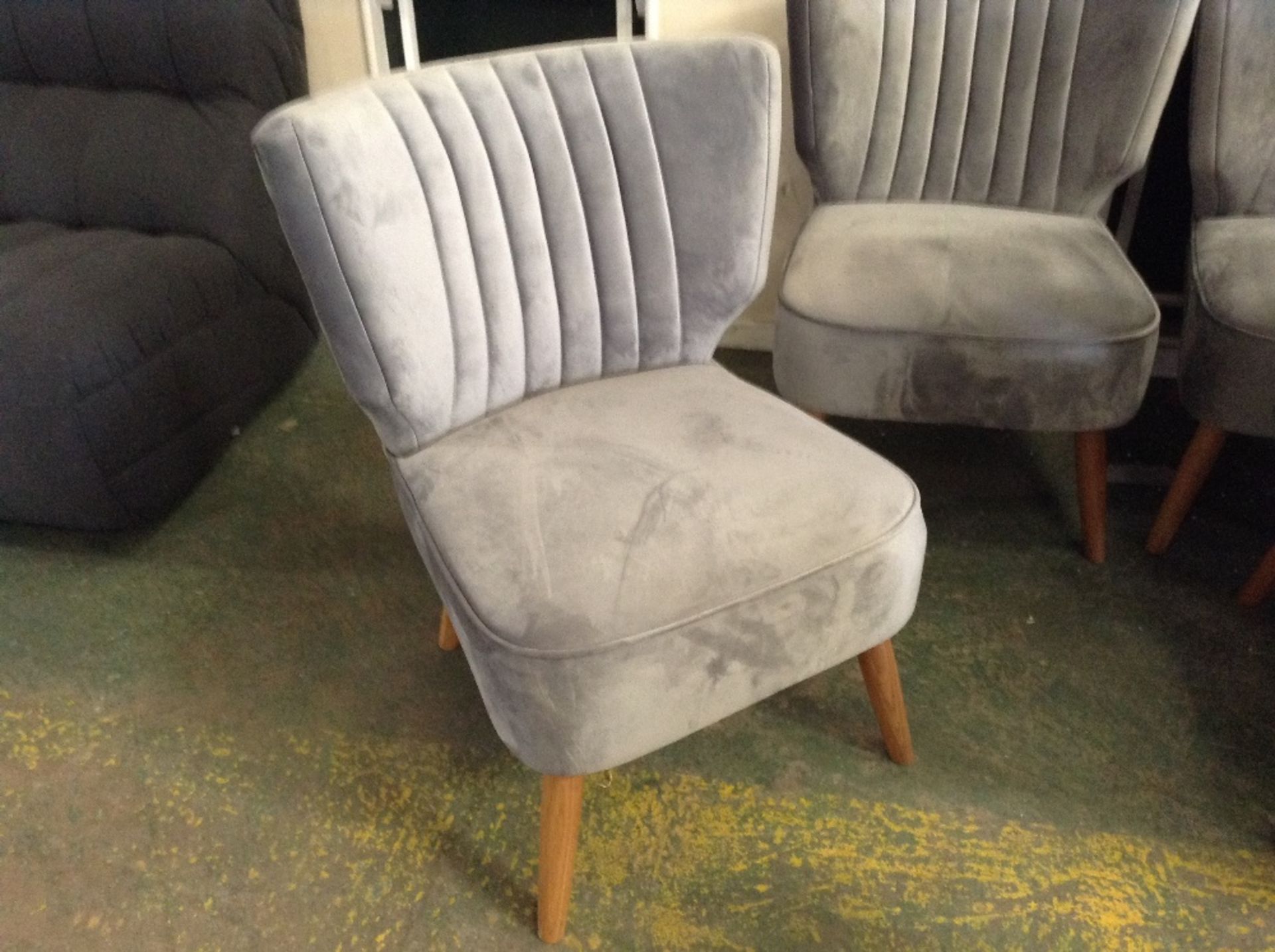 SHELL CHAIRS GREY (33A)