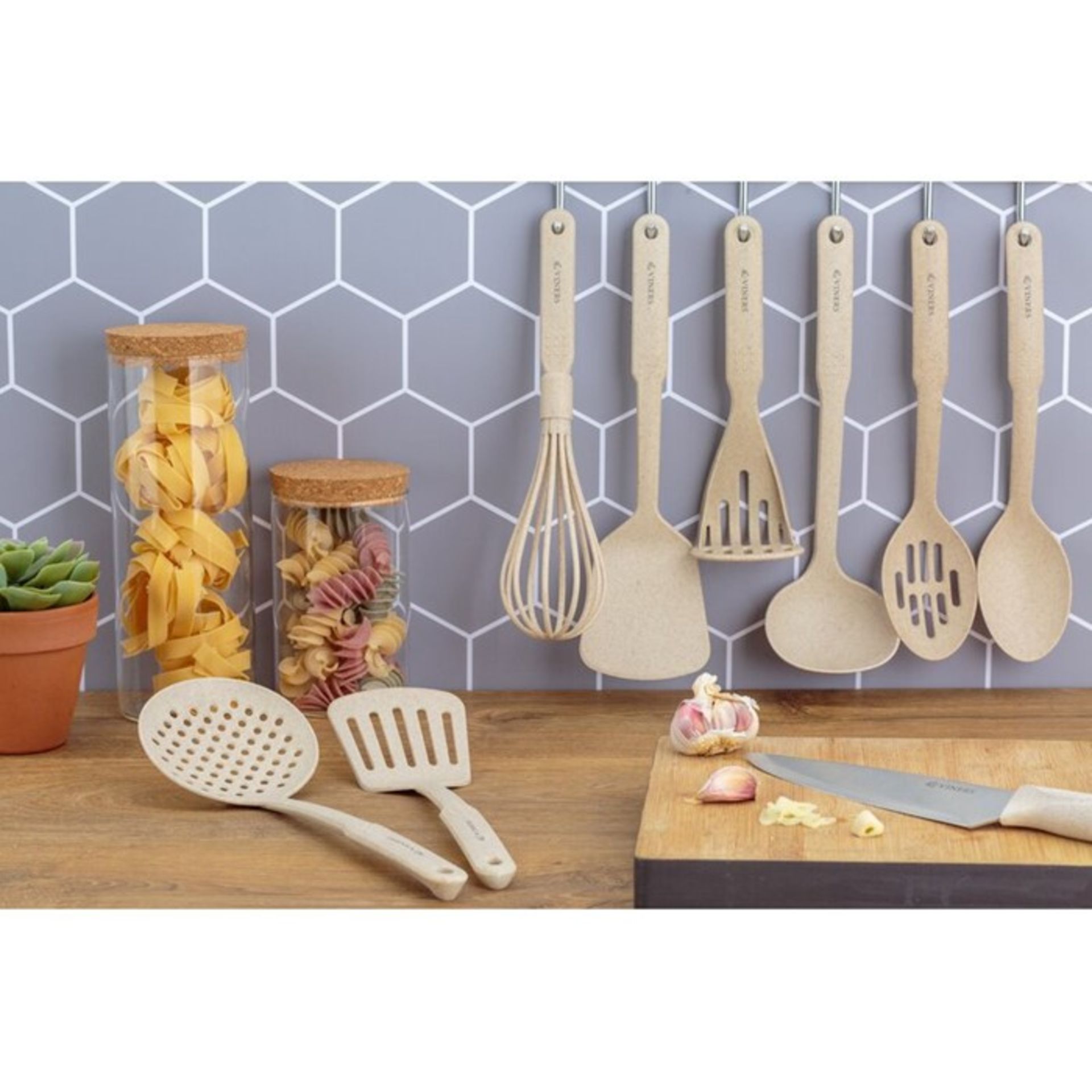 8 Piece Assorted Kitchen Utensil Set (Set of 8) - RRP £17.99 (UCXG1058 - v1/1) 1B