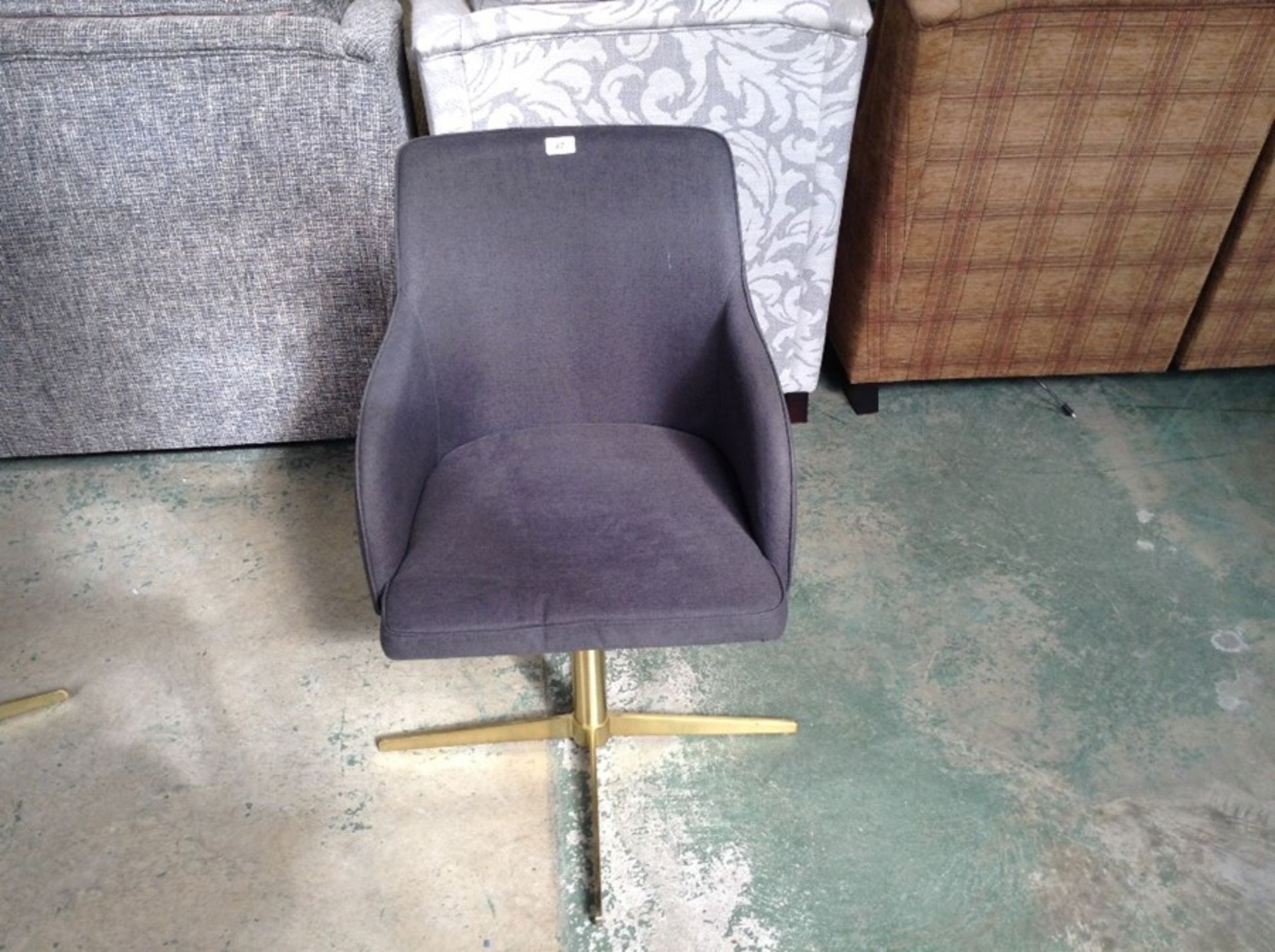 GREY SWIVELLING CHAIR (34)(RETURN)