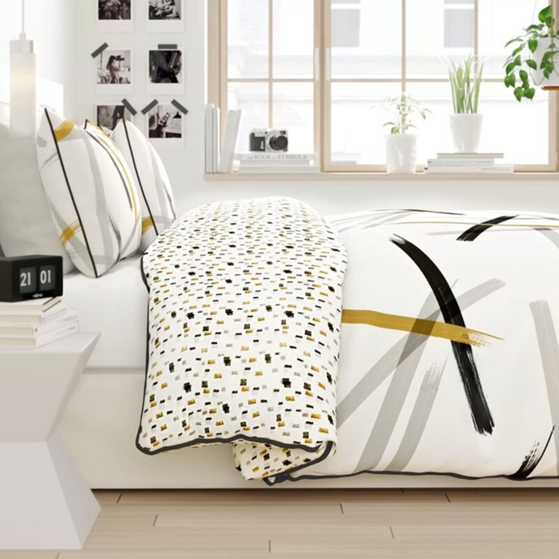 Zipcode Design, Corrine 180TC Percale Duvet Cover