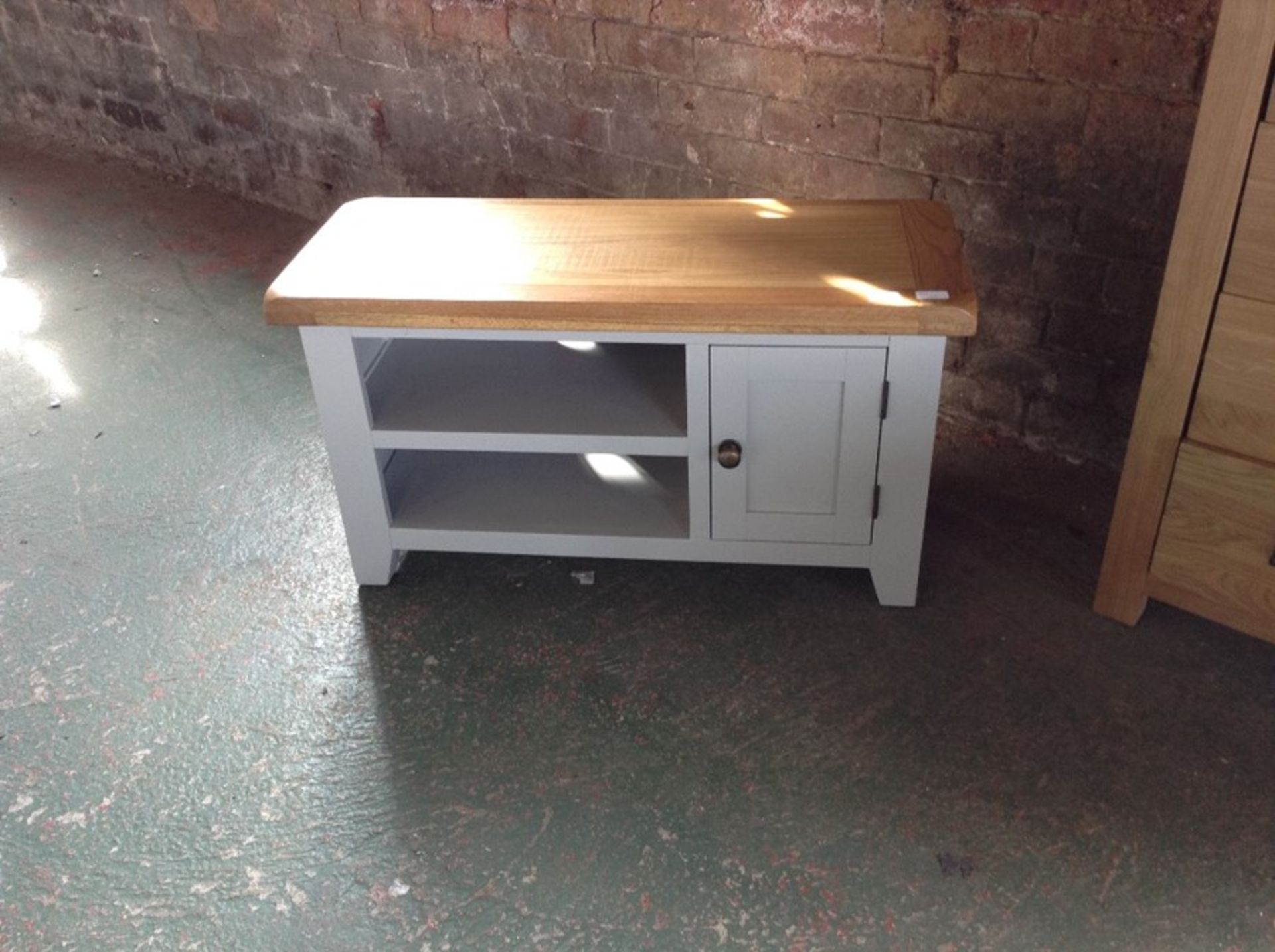 Hampshire Grey Painted Oak Small TV Unit (CH24-WXF P22)