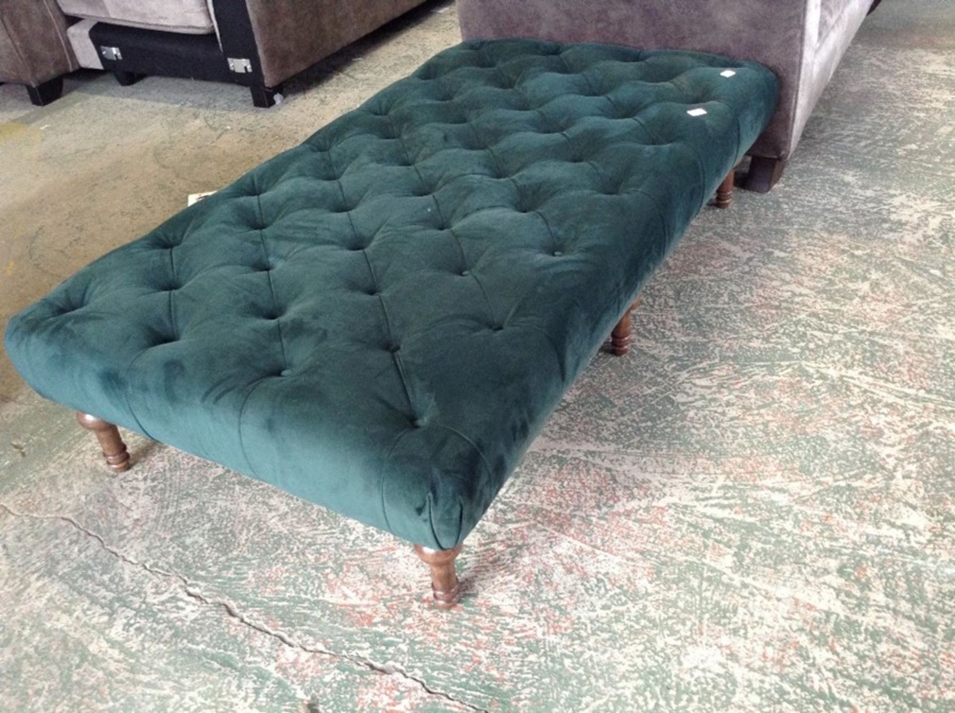 GREEN LARGE BUTTON FOOTSTOOL (HH9-14)