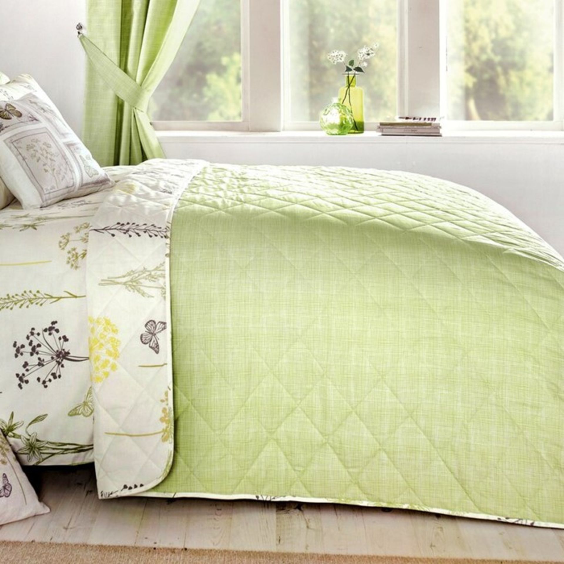 Lily Manor, Bedspread (GREEN)(168X183CM) - RRP £32.99 (HAZM6591 - 19060/201) 2E - Image 2 of 2