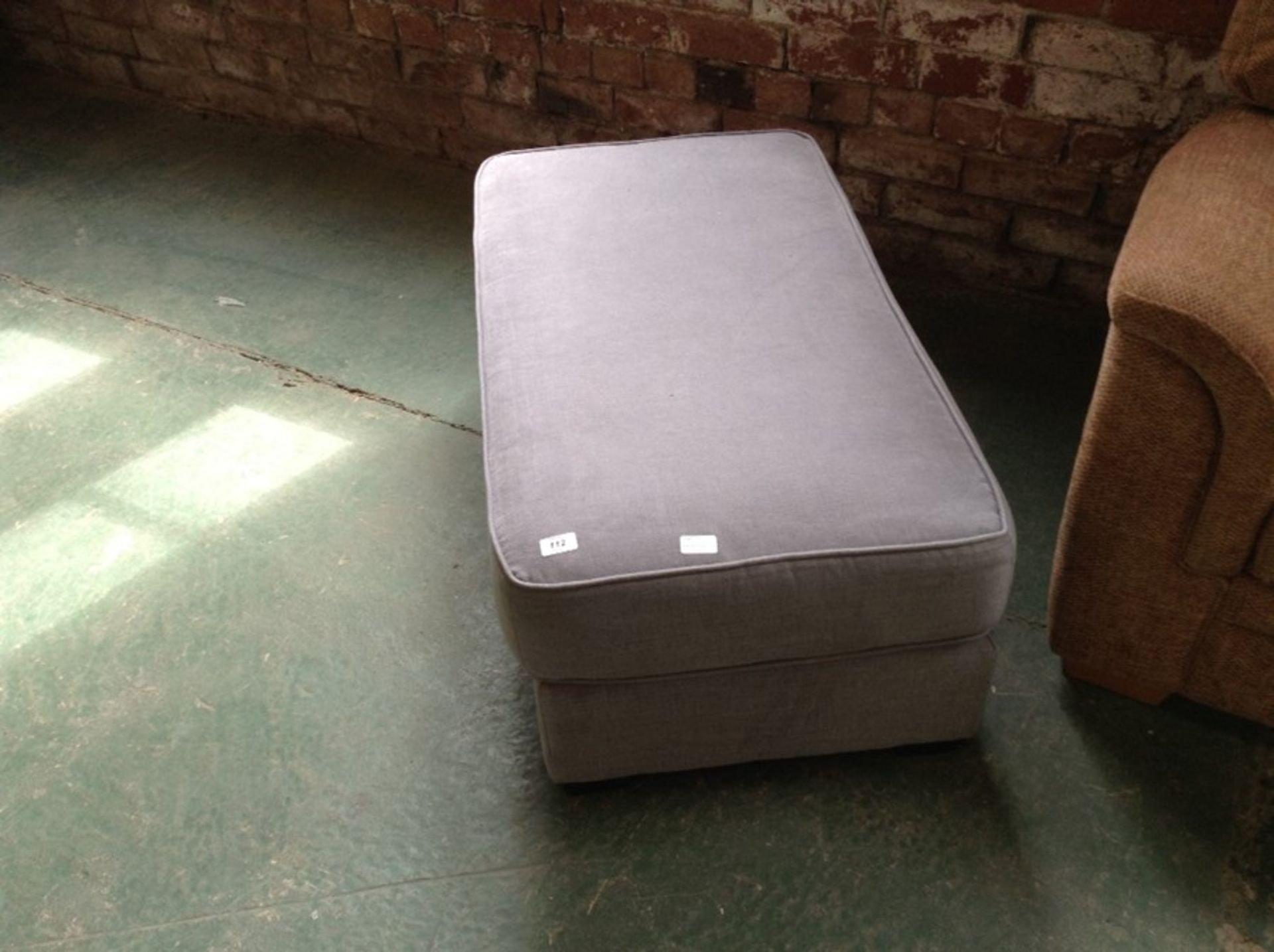 GREY FABRIC LARGE FOOTSTOOL (WOO701919)