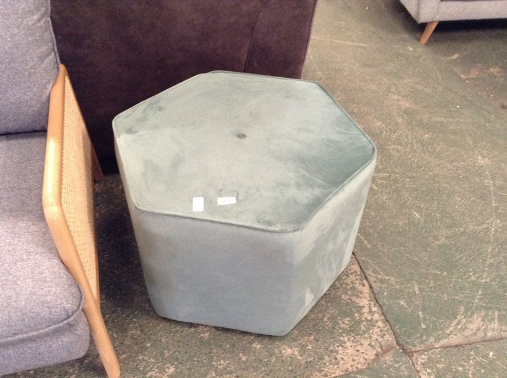 HEXAGON FOOTSTOOL (HH11-73)