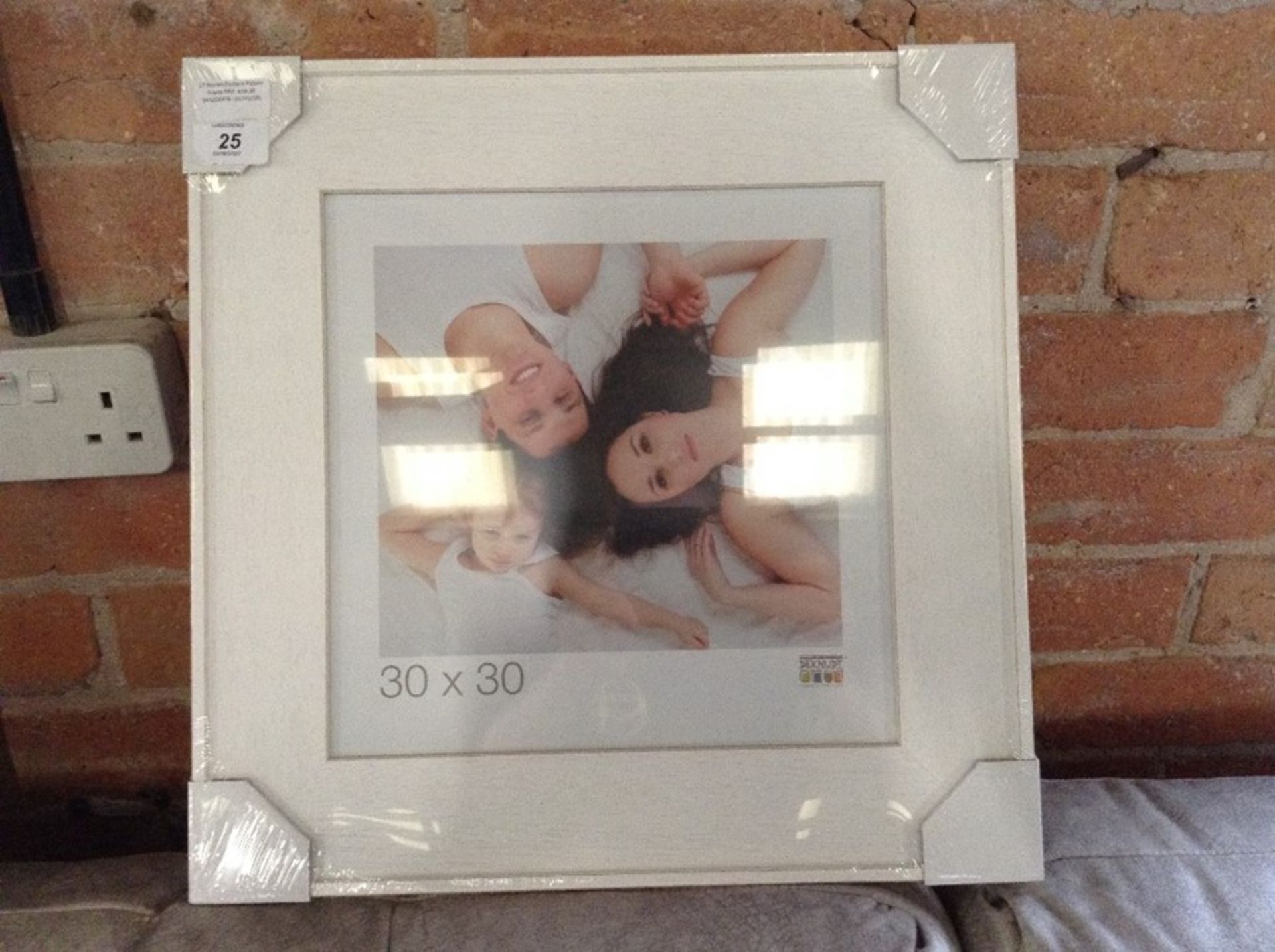 17 Stories,Eustace Picture Frame RRP -£38.99 (HAZO6476 -15741/30)