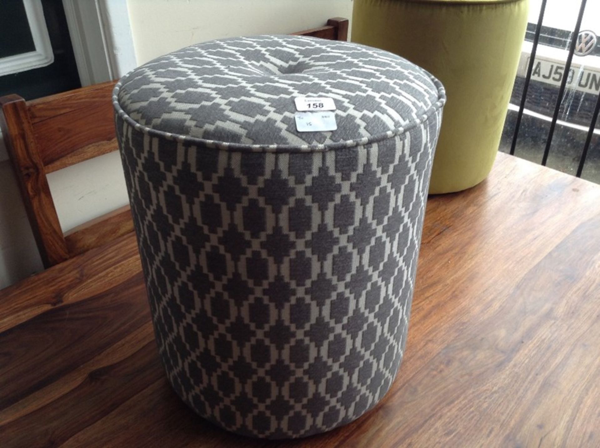 GREY PATTERN ROUND FOOTSTOOL (HH1-15)