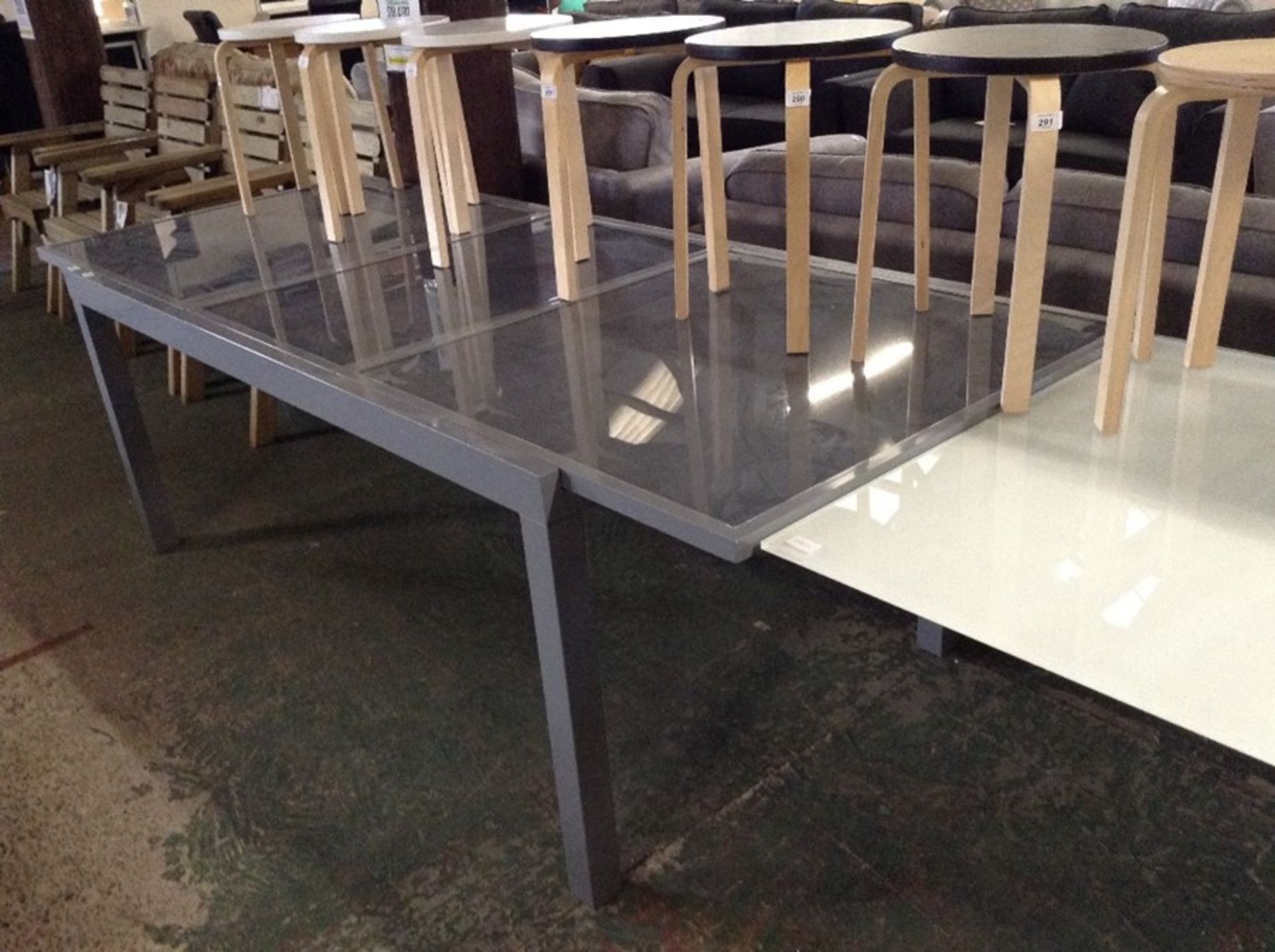 Sol 72 Outdoor,Jones Extendable Aluminium Dining Table RRP -£395.99 (HEMA5399 -19798/2)