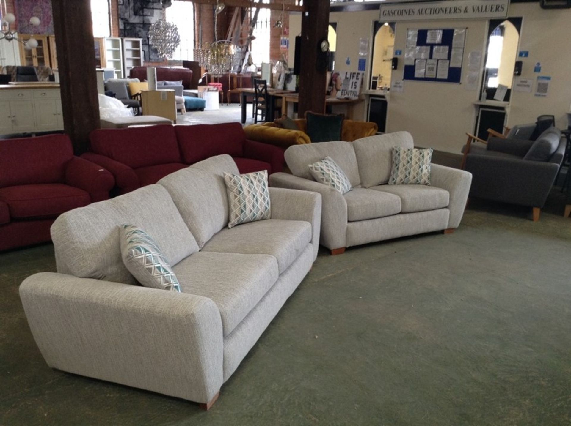 GREY PATTERNED 3 SEATER SOFA AND 2 SEATER SOFA (HH