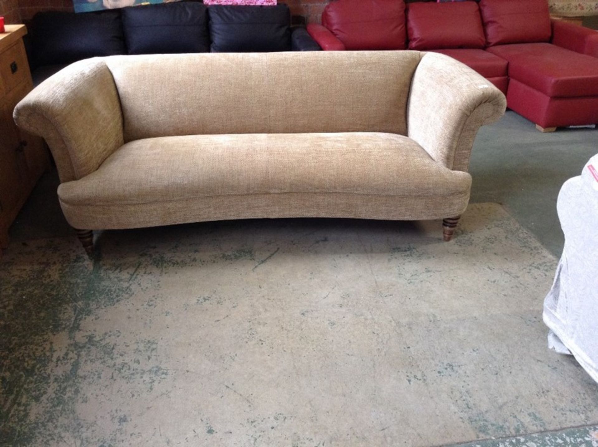 BEEIGE PATTERNED LARGE 3 SEATER SOFA (DAMAGE TO FR