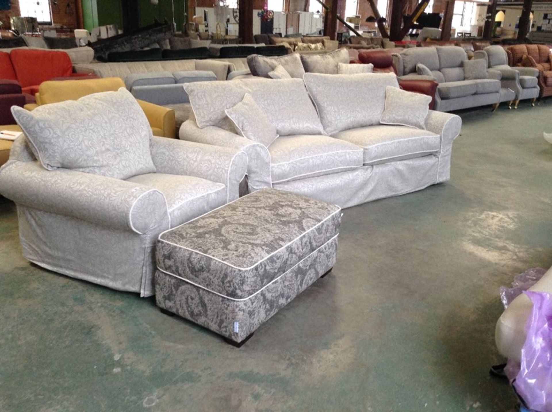 EX SHOWROOM SILVER PATTERNED 3 SEATER SOFA CHAIR A