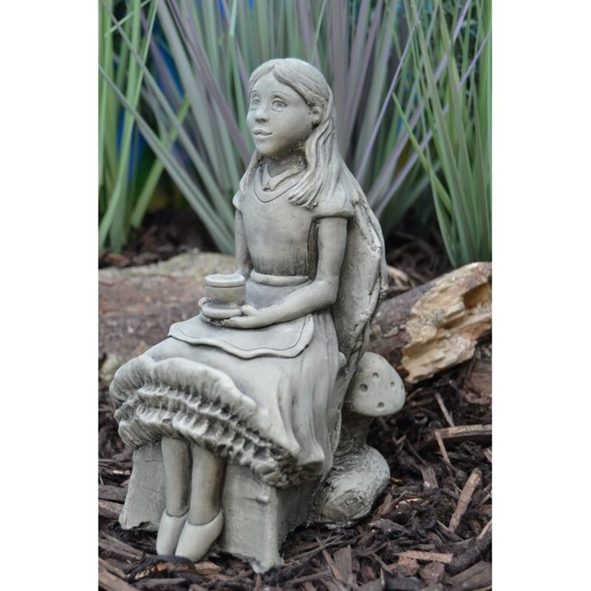 Sol 72 Outdoor, Lisette Statue - RRP £26.99 (DZTE1032 - 20315/20) 1F