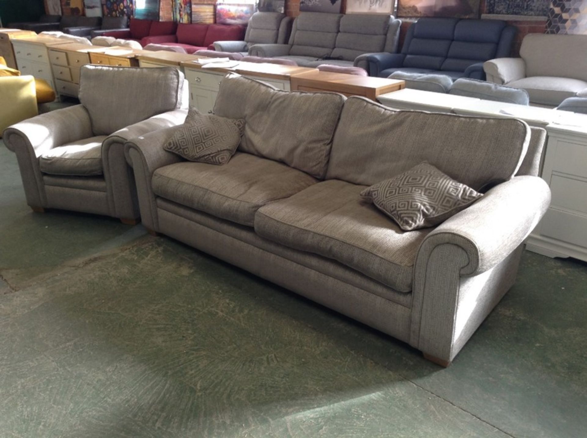 SILVER PATTERNED 2 SEATER SOFA & CHAIR (WORN) (TR0