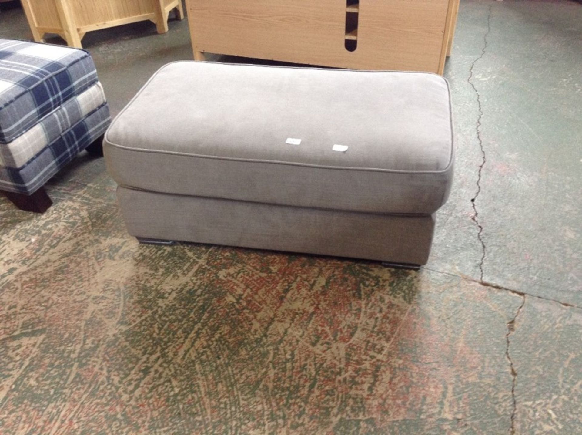 GREY LARGE FOOTSTOOL (TROO1998-WOO776546)