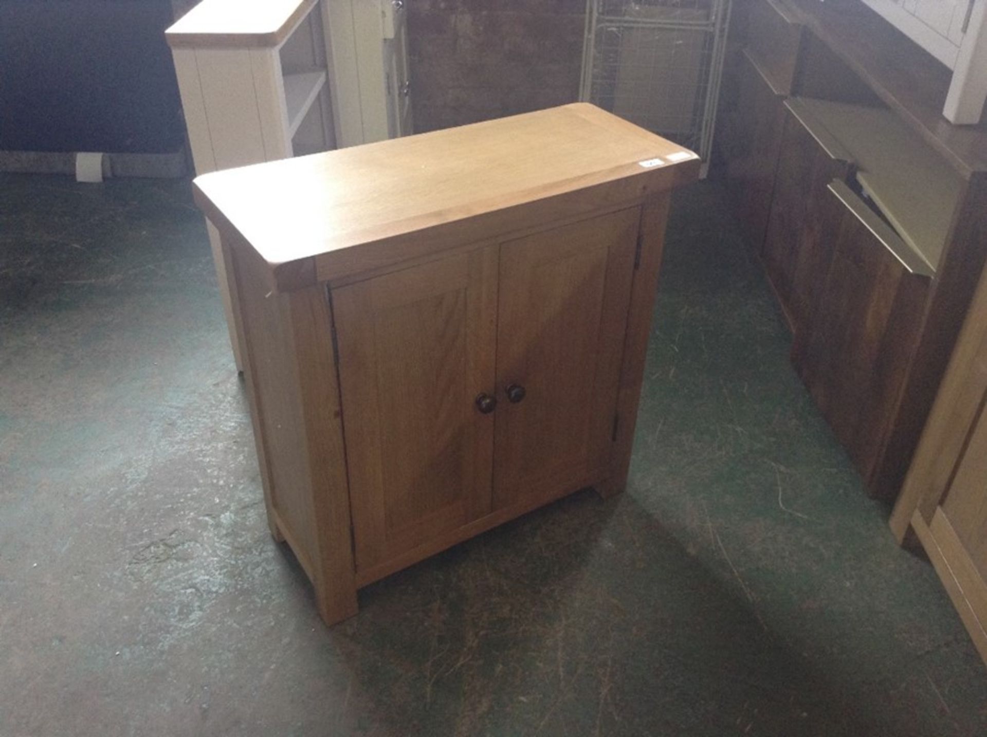 Winchester Oak Cupboard(CO-CUP-E26)