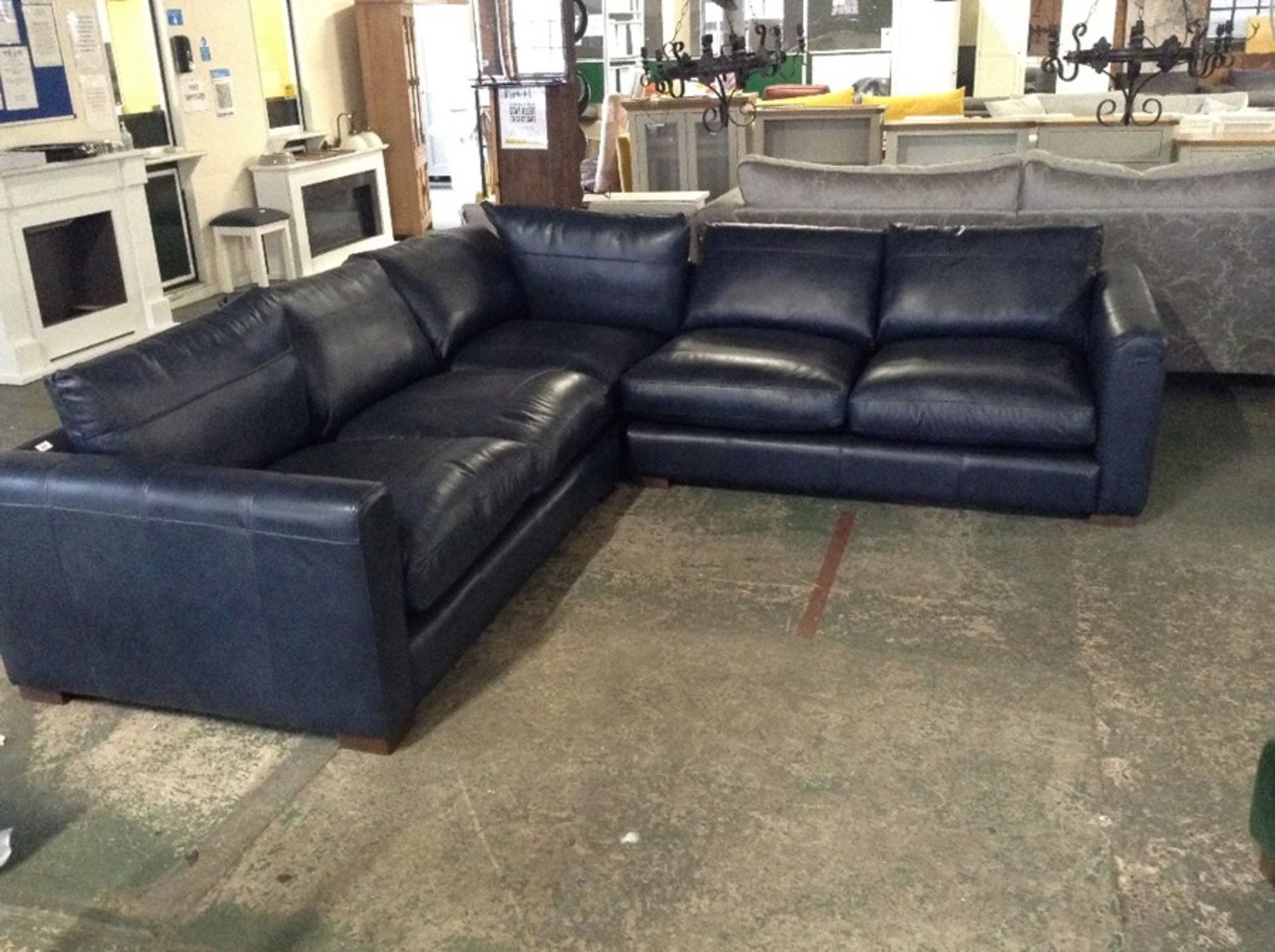 EX SHOWROOM BLUE LEATHER 3 PART CORNER GROUP (WM13