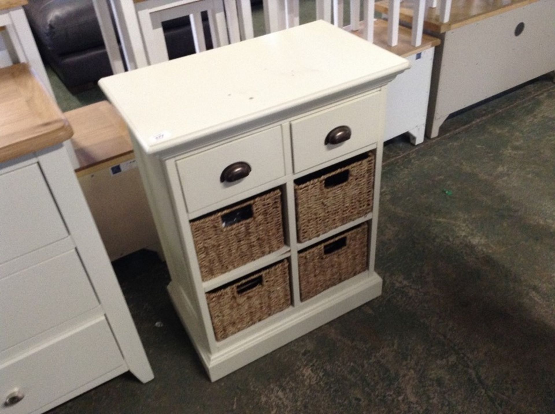 Monaco White Wicker 2 Drawer 4 Basket Unit (F97 - -WW-084)(DAMAGE RIGHT CORNER )