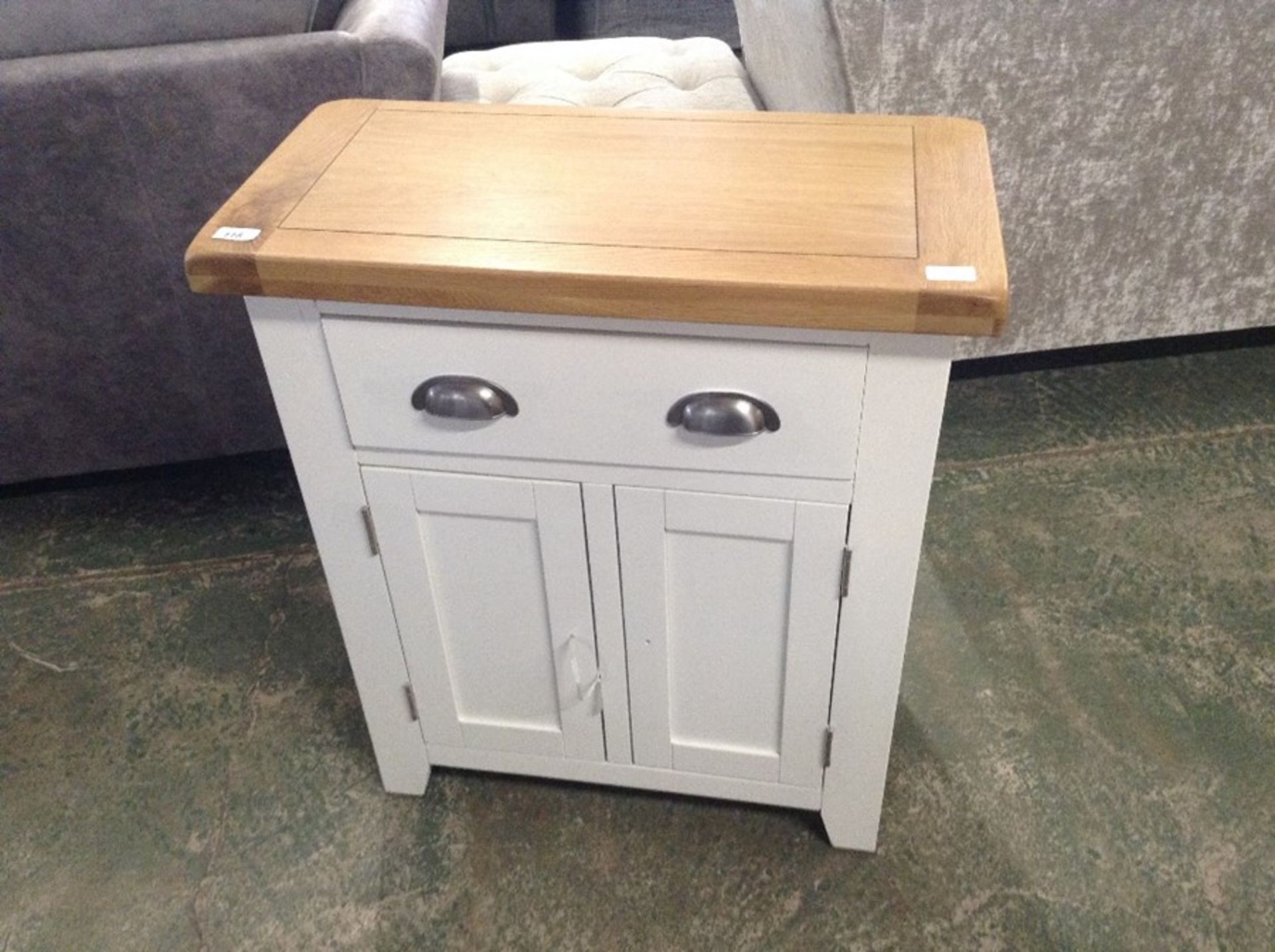 Hampshire White Painted Oak 2 Door Mini Sideboard (DAMAGE-to side)(KEL P30-82-E100)