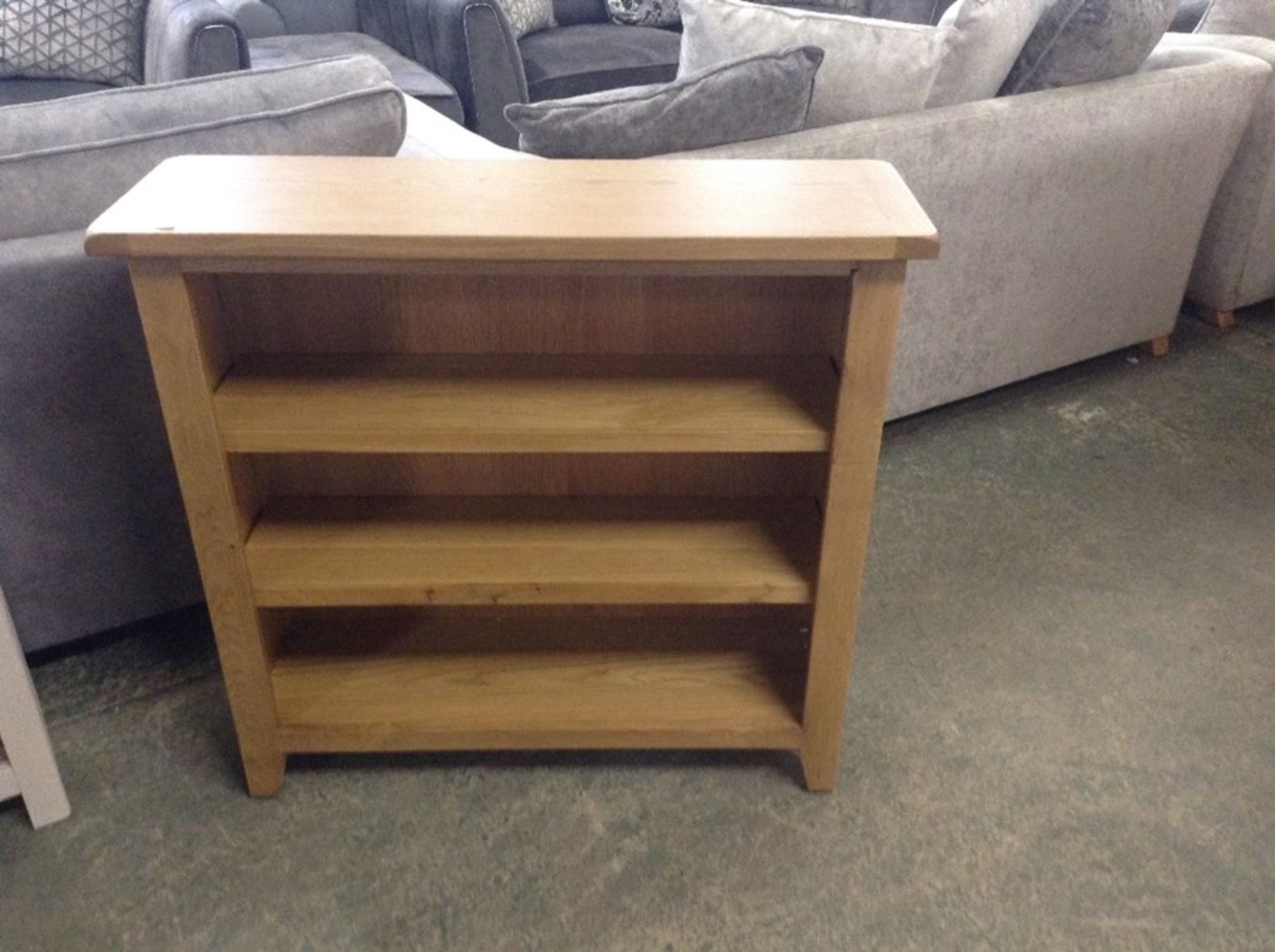 Rustic Oak Small Wide Bookcase (NC-SWB-OAK-E71) (DAMAGE FRONT)