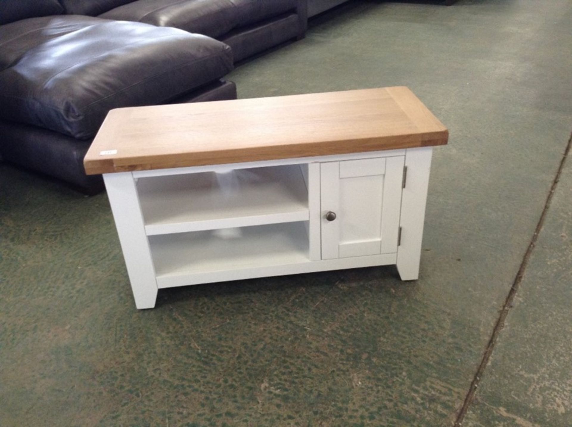 Chester Grey Painted Oak Small TV Unit (F100 - -NC-TV-PT) - Image 2 of 2